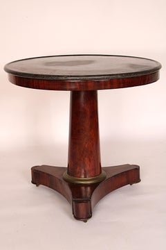 Mesa Centro Imperio de Caoba con Tapa de Mármol