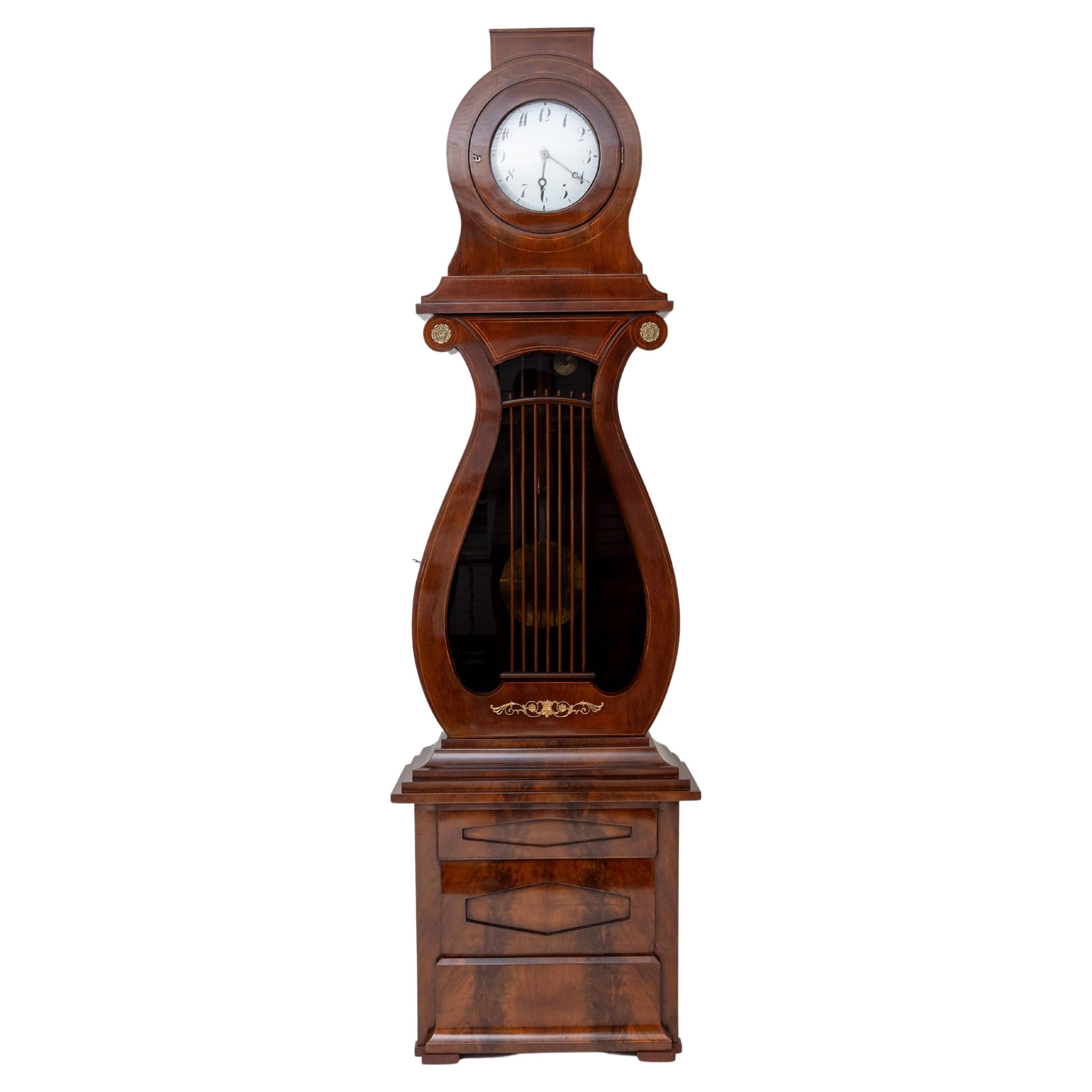Horloge de grand-père Empire en acajou, début du 19e siècle en vente