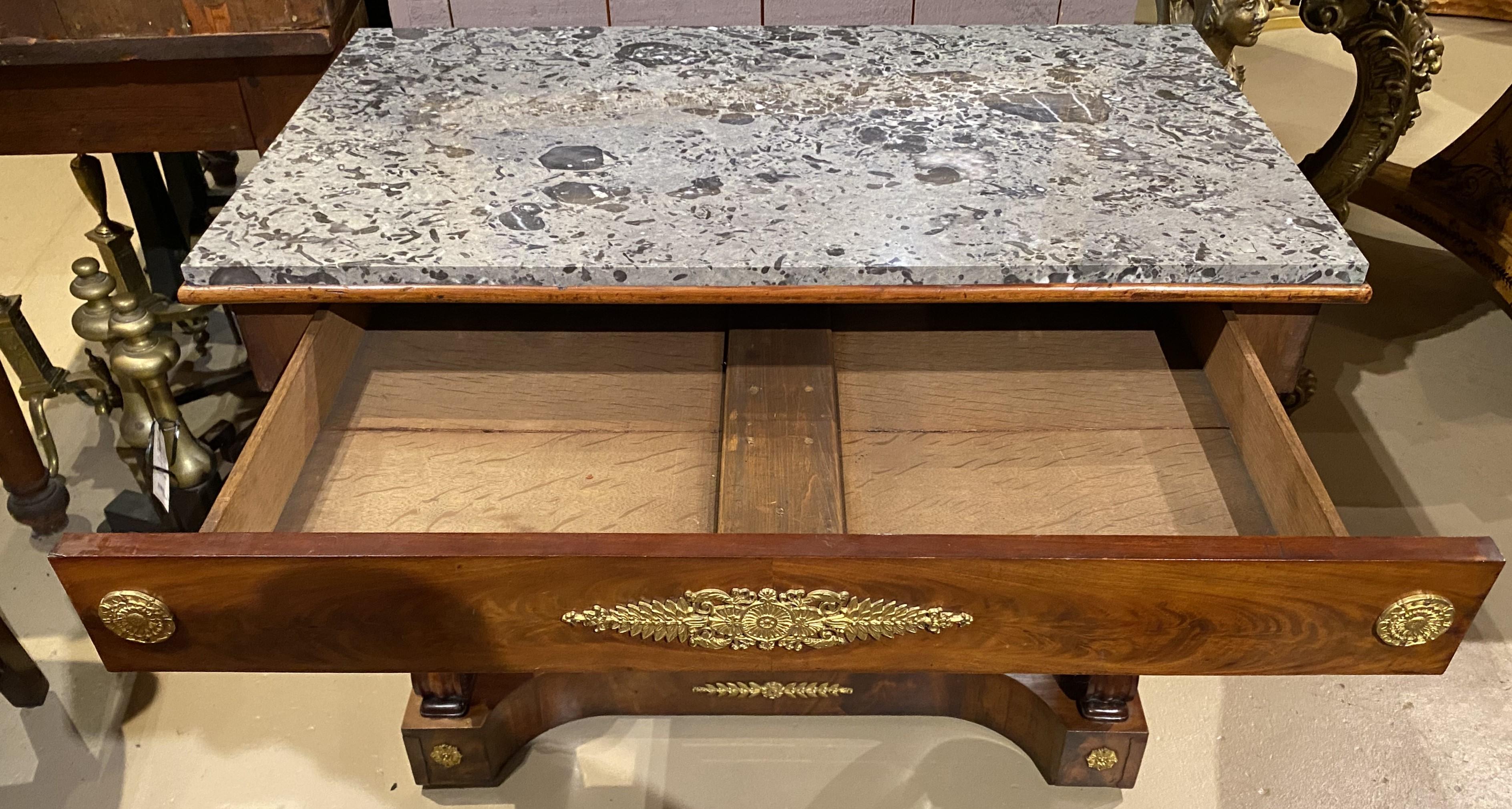 Consola Imperio de Caoba con Tapa de Mármol y Respaldo de Espejo con Ormolu en venta 1
