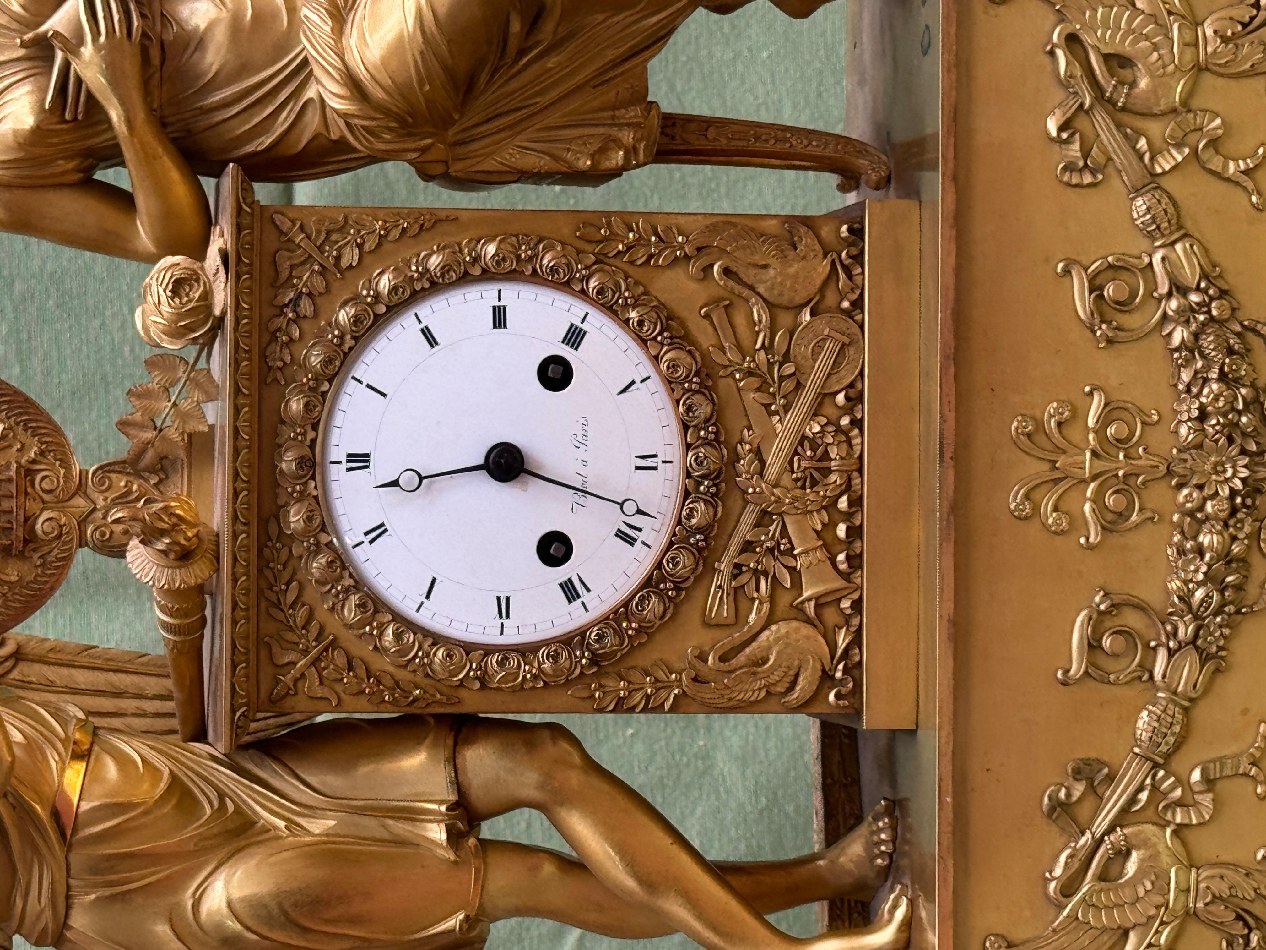 French Empire Mantel Clock in Mercury-Gilt Bronze, France, early 19th century For Sale