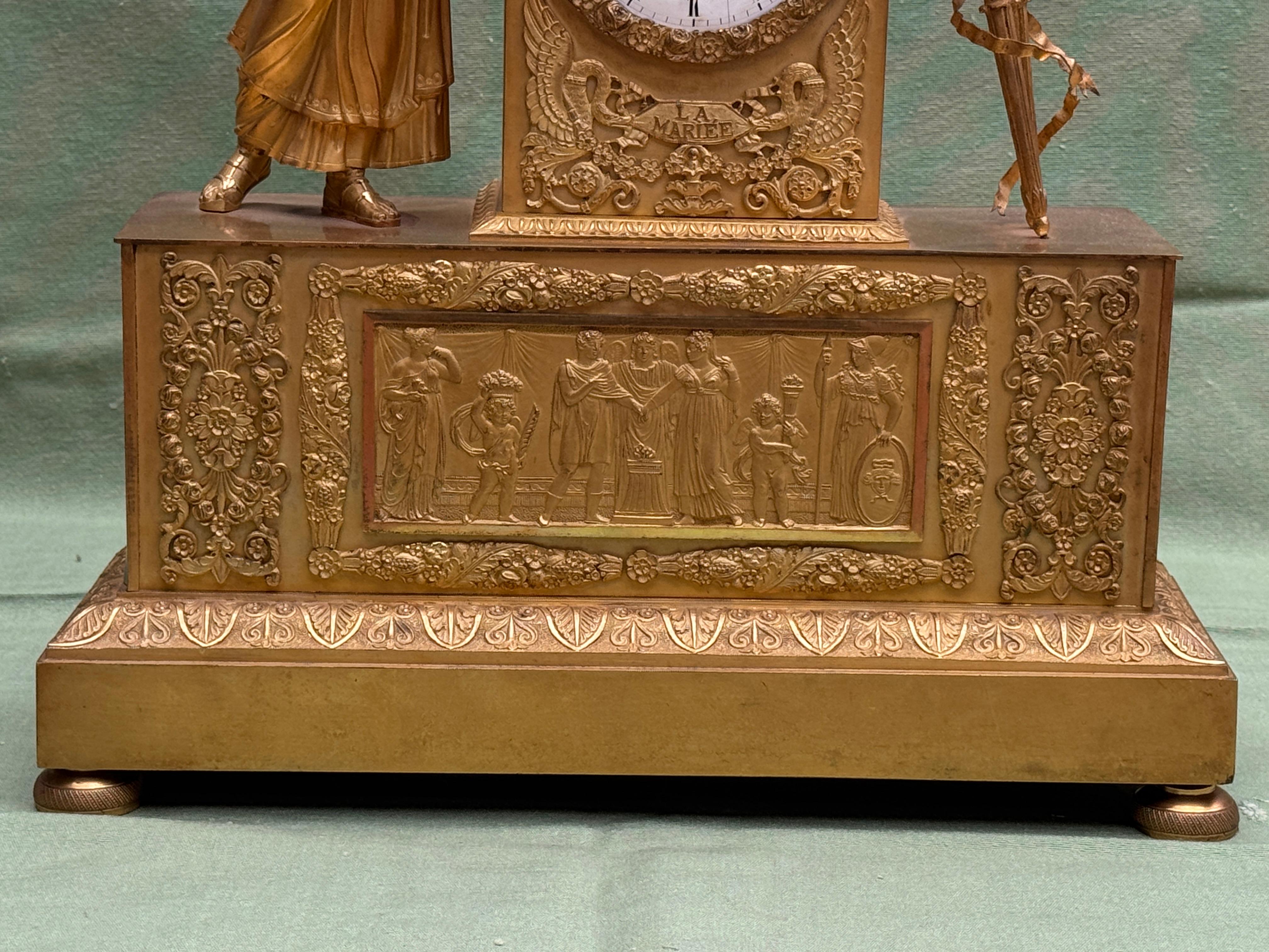 Hand-Crafted Empire Mantel Clock in Mercury-Gilt Bronze, France, early 19th century For Sale