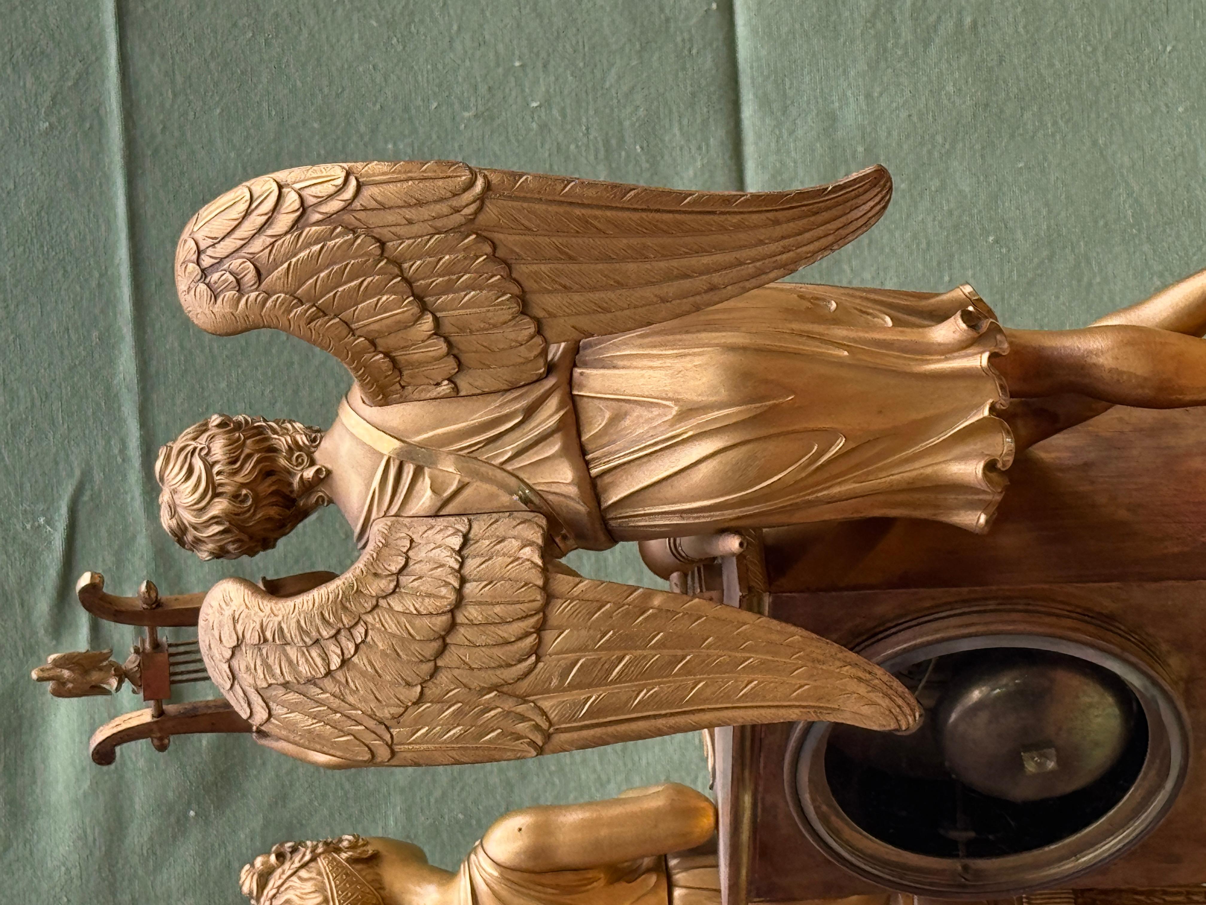 Empire Mantel Clock in Mercury-Gilt Bronze, France, early 19th century For Sale 3