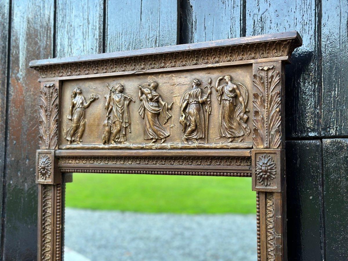 Miroir Empire, bois stuqué et peint, rayures sur le miroir 