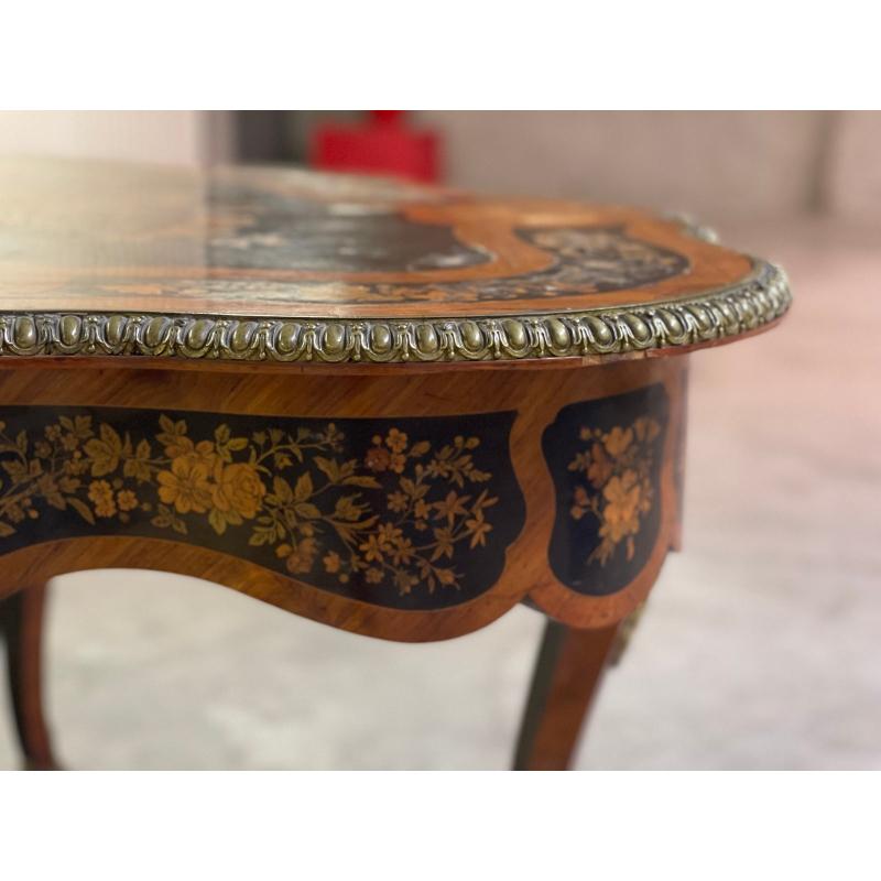 Empire Napoleon III Middle Table in Violin Shape in Marquetry, 1840s For Sale 5