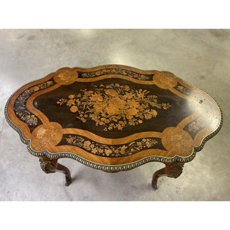 Empire Napoleon III Middle Table in Violin Shape in Marquetry, 1840s For Sale 3