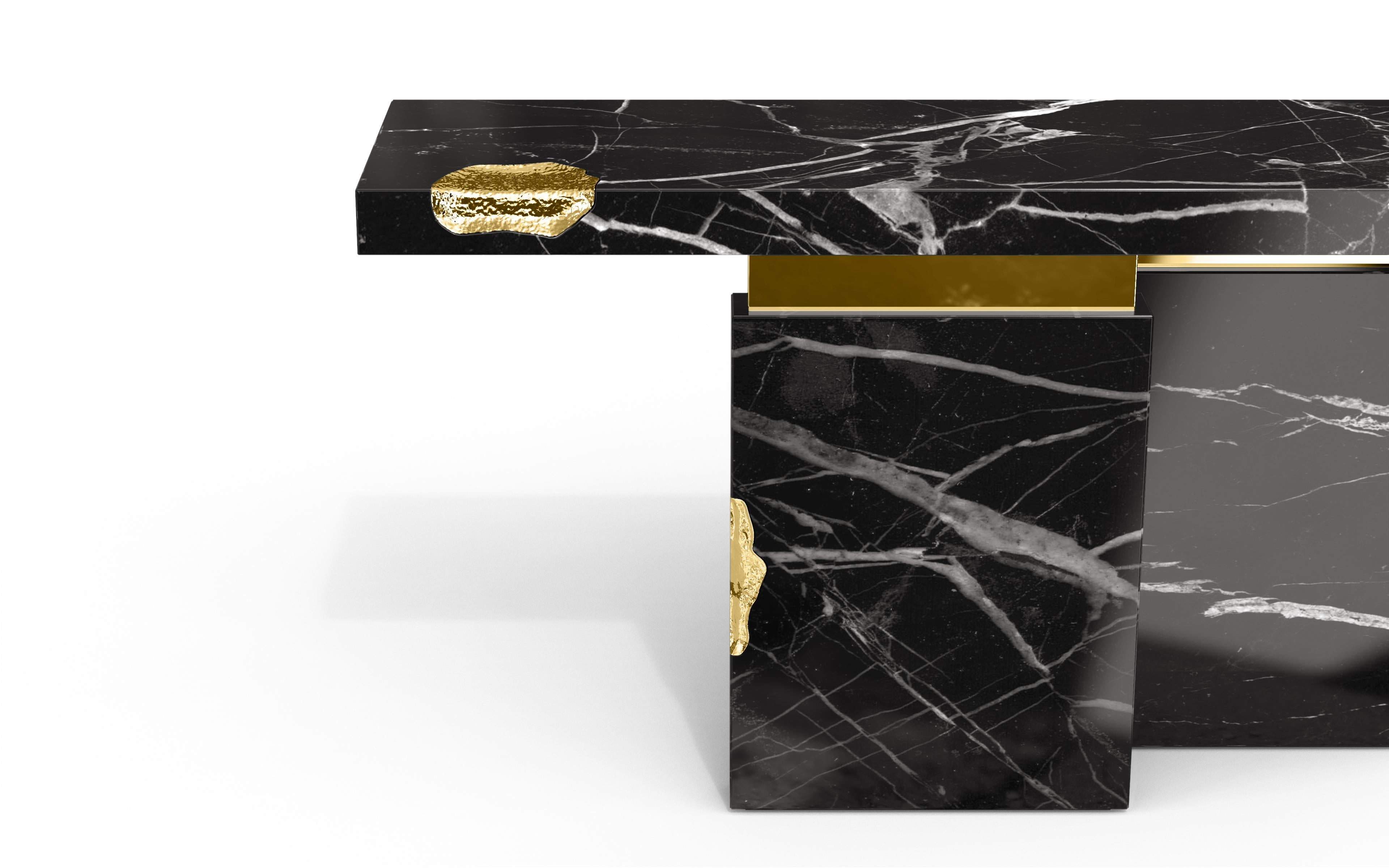 Consola Empire Nero Marquina - Mármol torneado artesanal y latón - Boca Do Lobo Portugués en venta