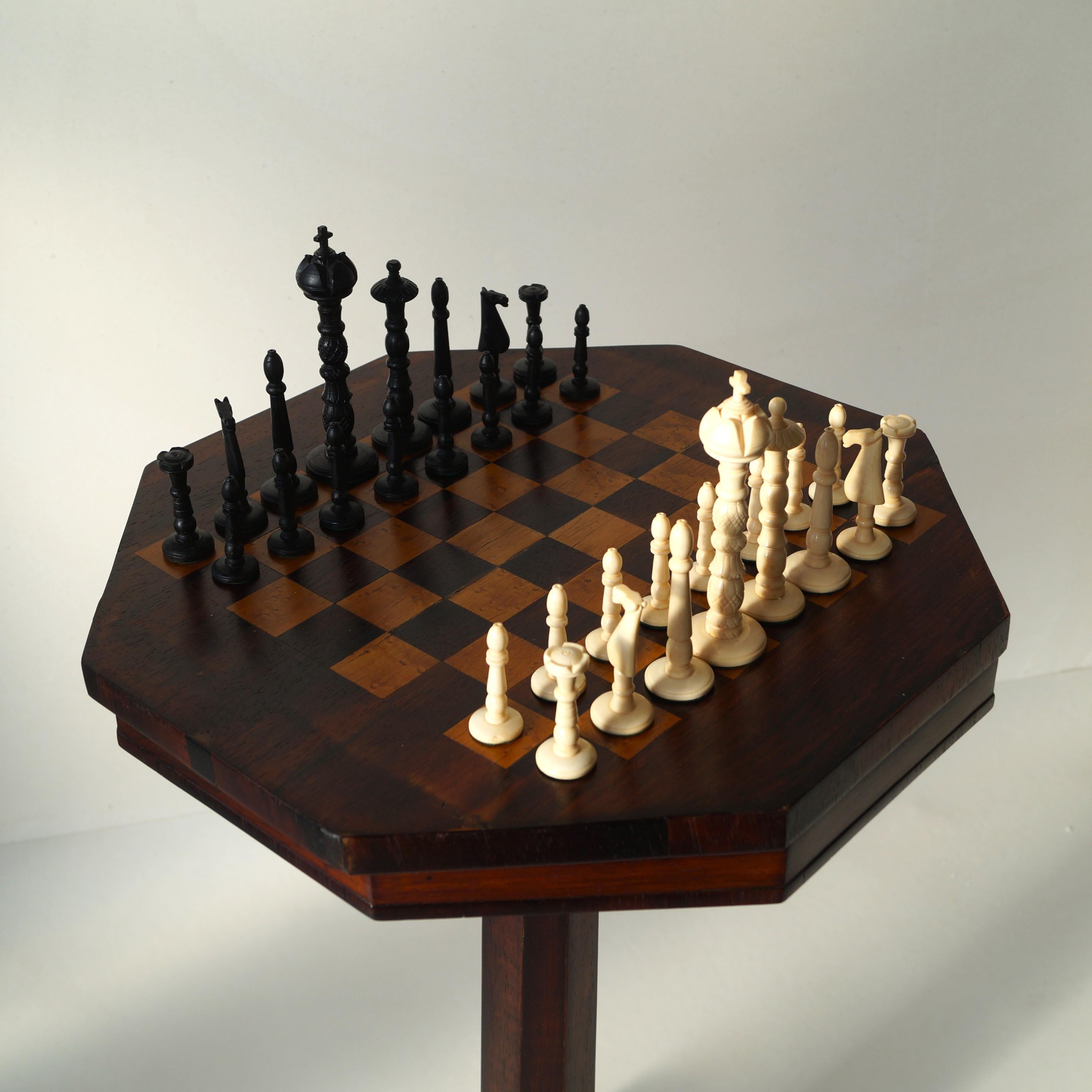 Empire Octagonal Chess Table, 1870s, Set of 33 In Good Condition In EVERDINGEN, NL