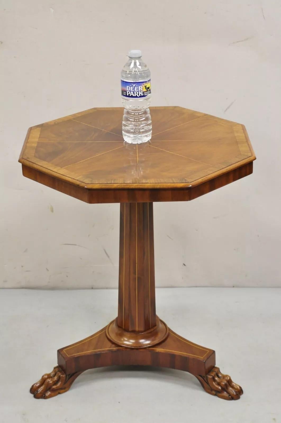 Table d'appoint Empire octogonale avec incrustation Sunburst et piédestal avec pieds en pattes en vente 4