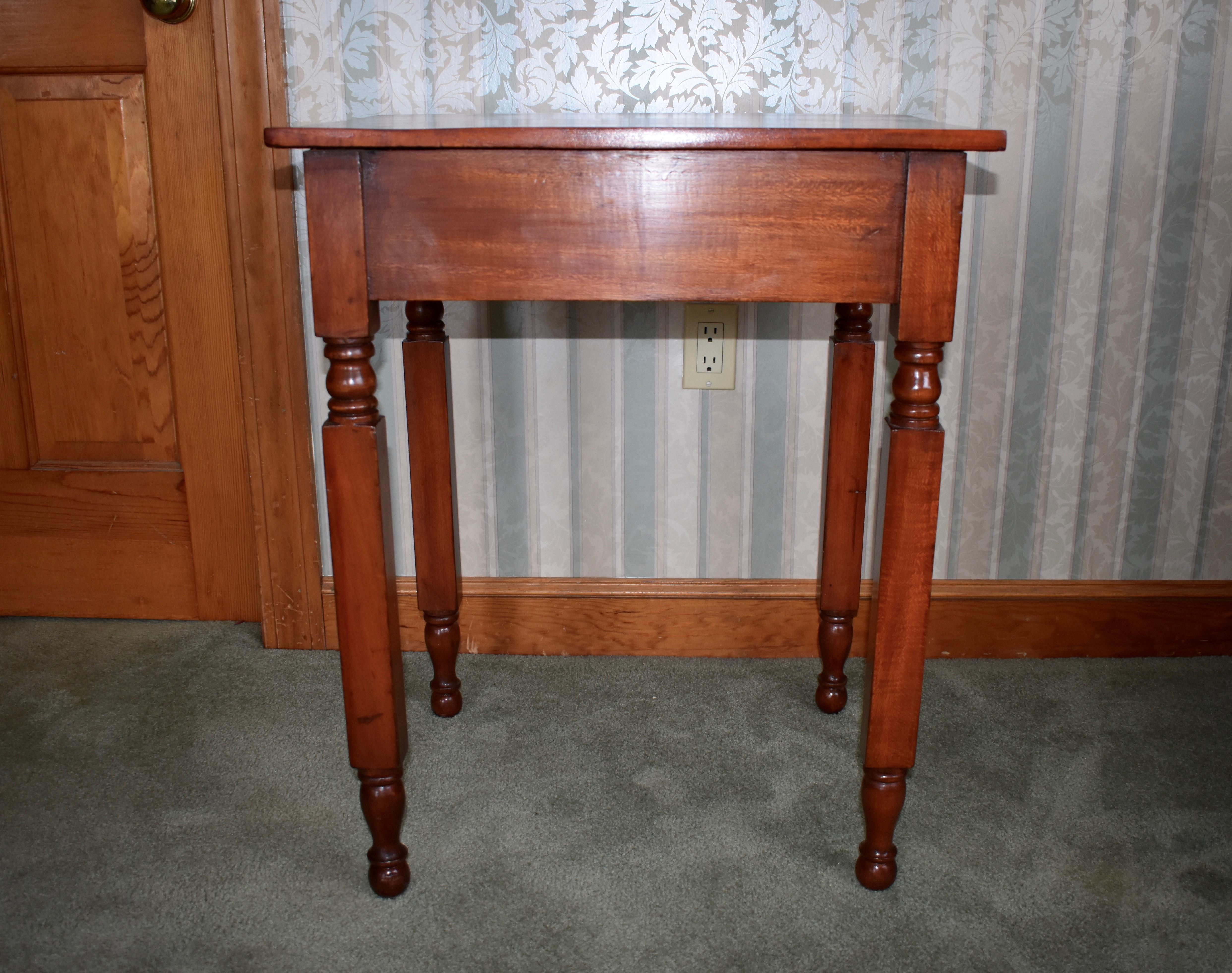 Mid-19th Century Empire One Drawer Stand in Cherry and Pine, circa 1820 Upstate, NY For Sale