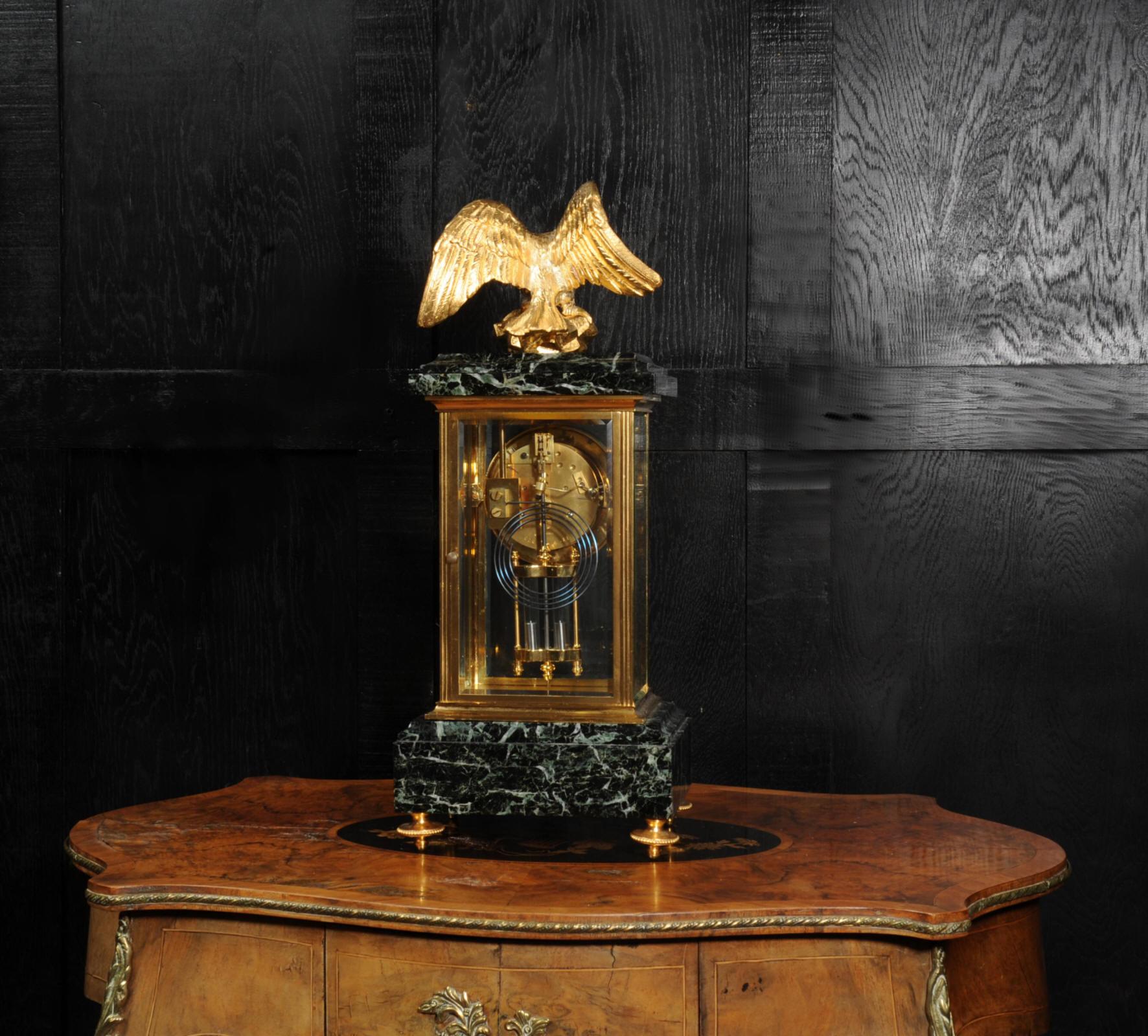 Empire Empire-Uhr aus Goldbronze und grünem Marmor, antiker französischer Adler im Angebot 5