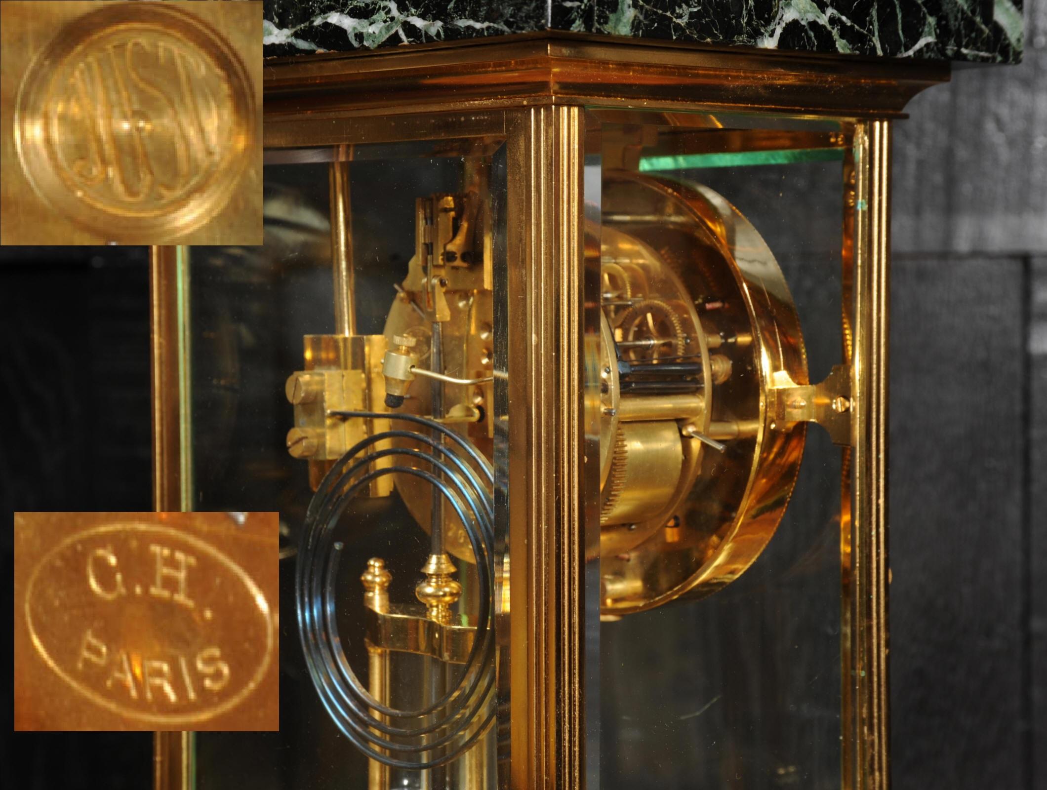 Horloge Empire à quatre verres en bronze doré et marbre vert, aigle, antiquité française en vente 7