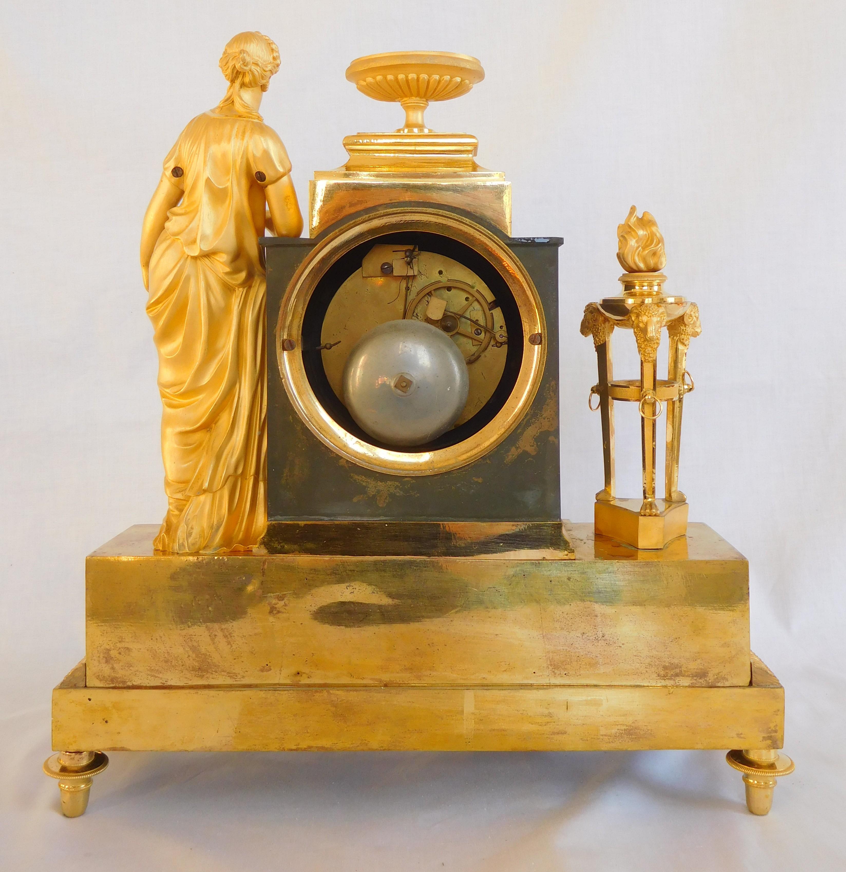 Reloj imperio de ormolina firmado Ravrio, siglo XIX hacia 1805 Patinado en venta