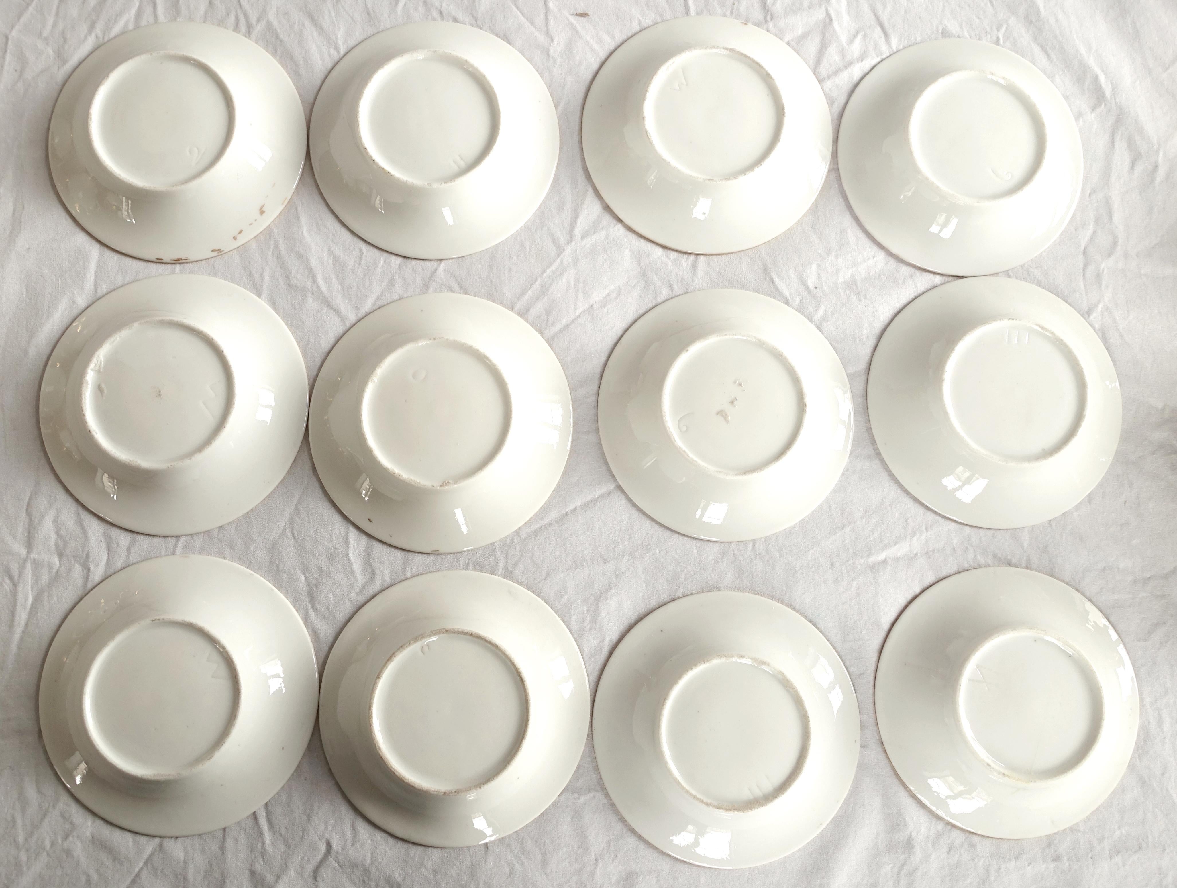 Empire Paris porcelain coffee cups for 12 guests - early 19th century In Good Condition In GRENOBLE, FR