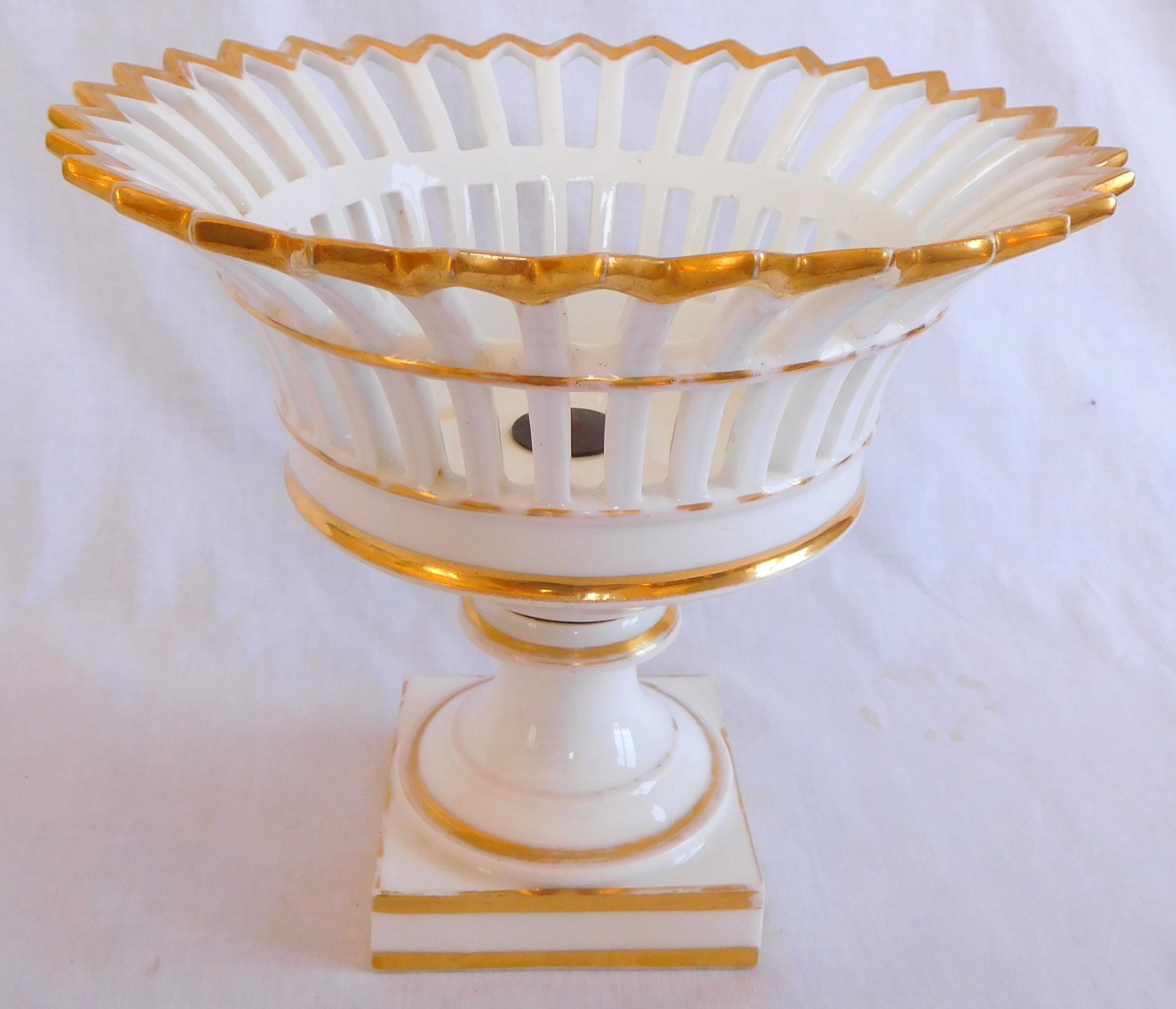 French Empire Paris Porcelain Pierced Bowl Enhanced with Gold, 19th Century, circa 1830