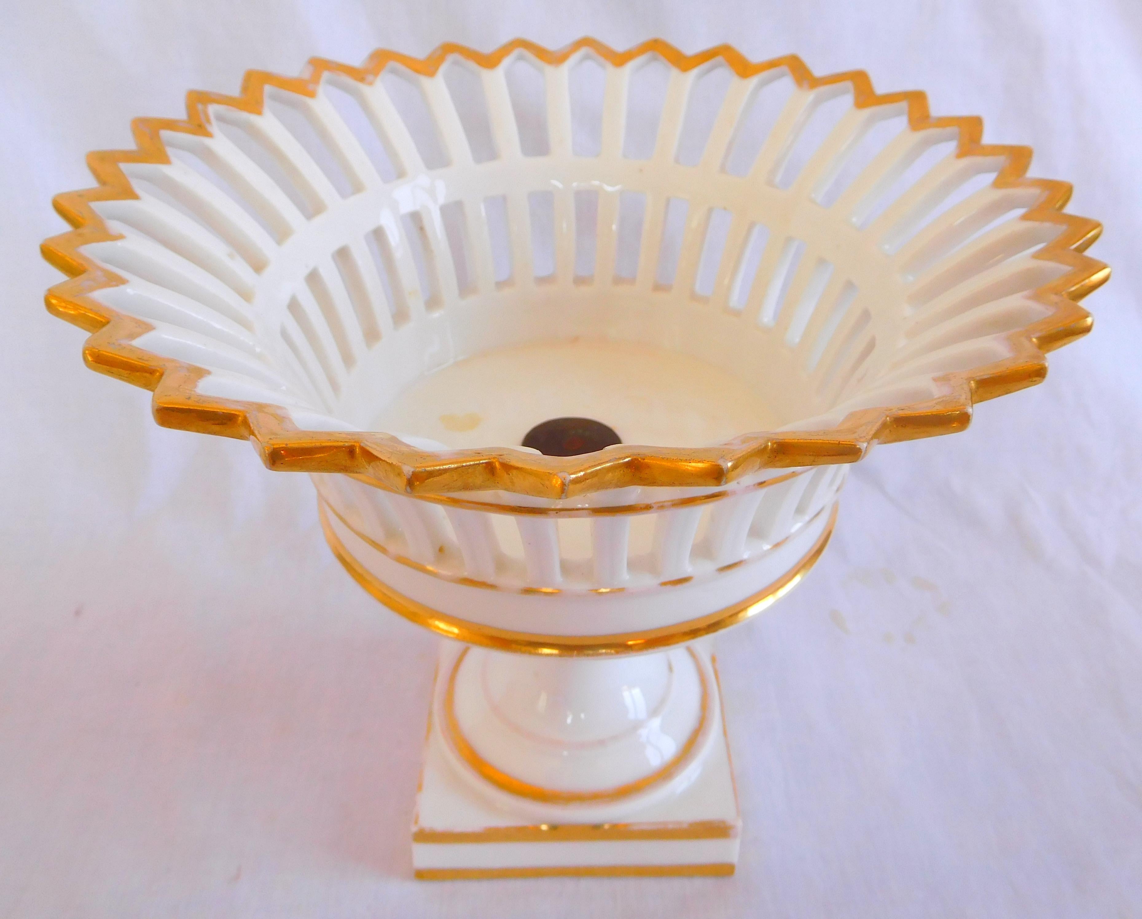 Gilt Empire Paris Porcelain Pierced Bowl Enhanced with Gold, 19th Century, circa 1830