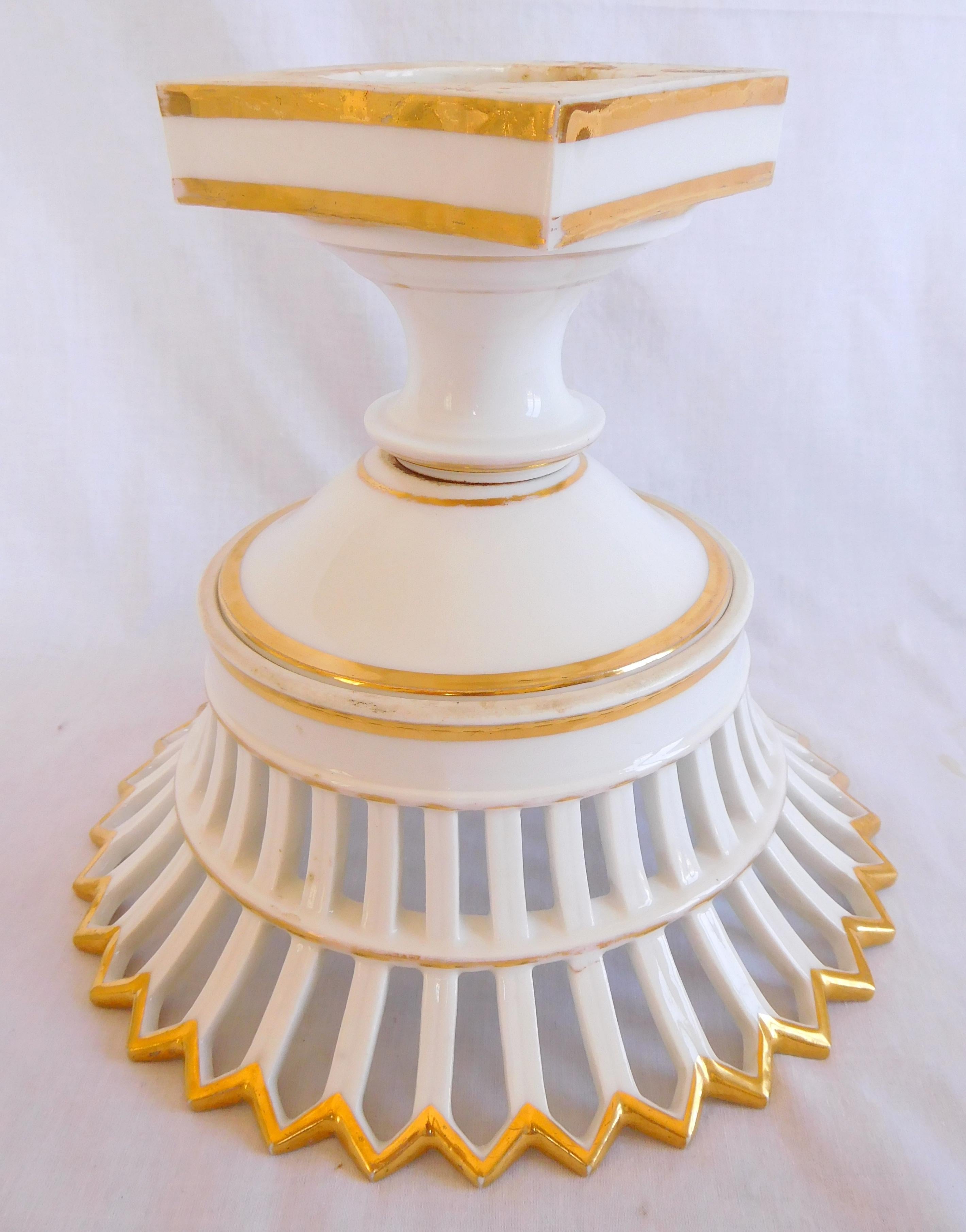 Empire Paris Porcelain Pierced Bowl Enhanced with Gold, 19th Century, circa 1830 2