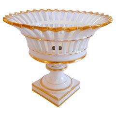 Empire Paris Porcelain Pierced Bowl Enhanced with Gold, 19th Century, circa 1830
