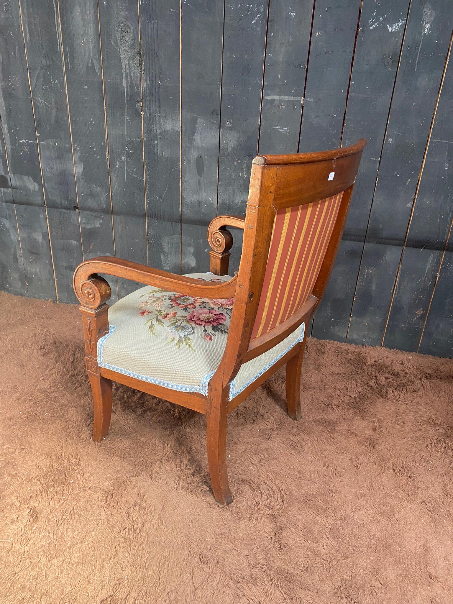 Empire-Sessel aus Nussbaumholz aus der Empire-Periode, gepolstert Redone im Angebot 6