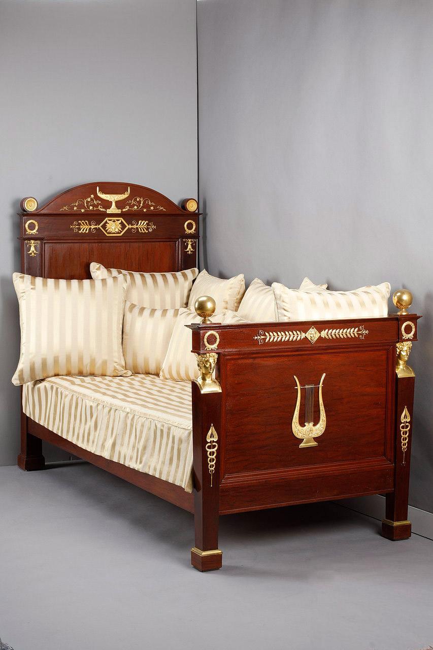 Empire period bed with its canopy For Sale 5