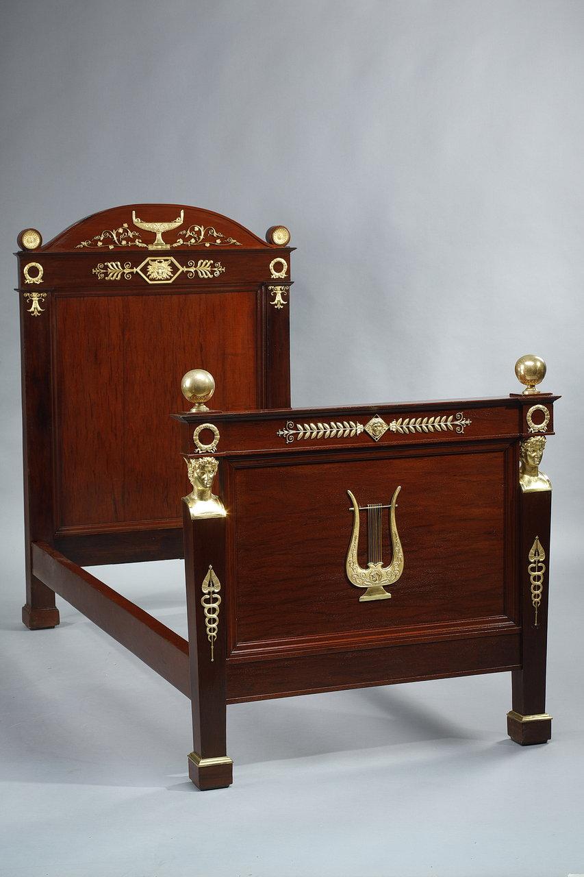 Empire period bed with its canopy For Sale 6