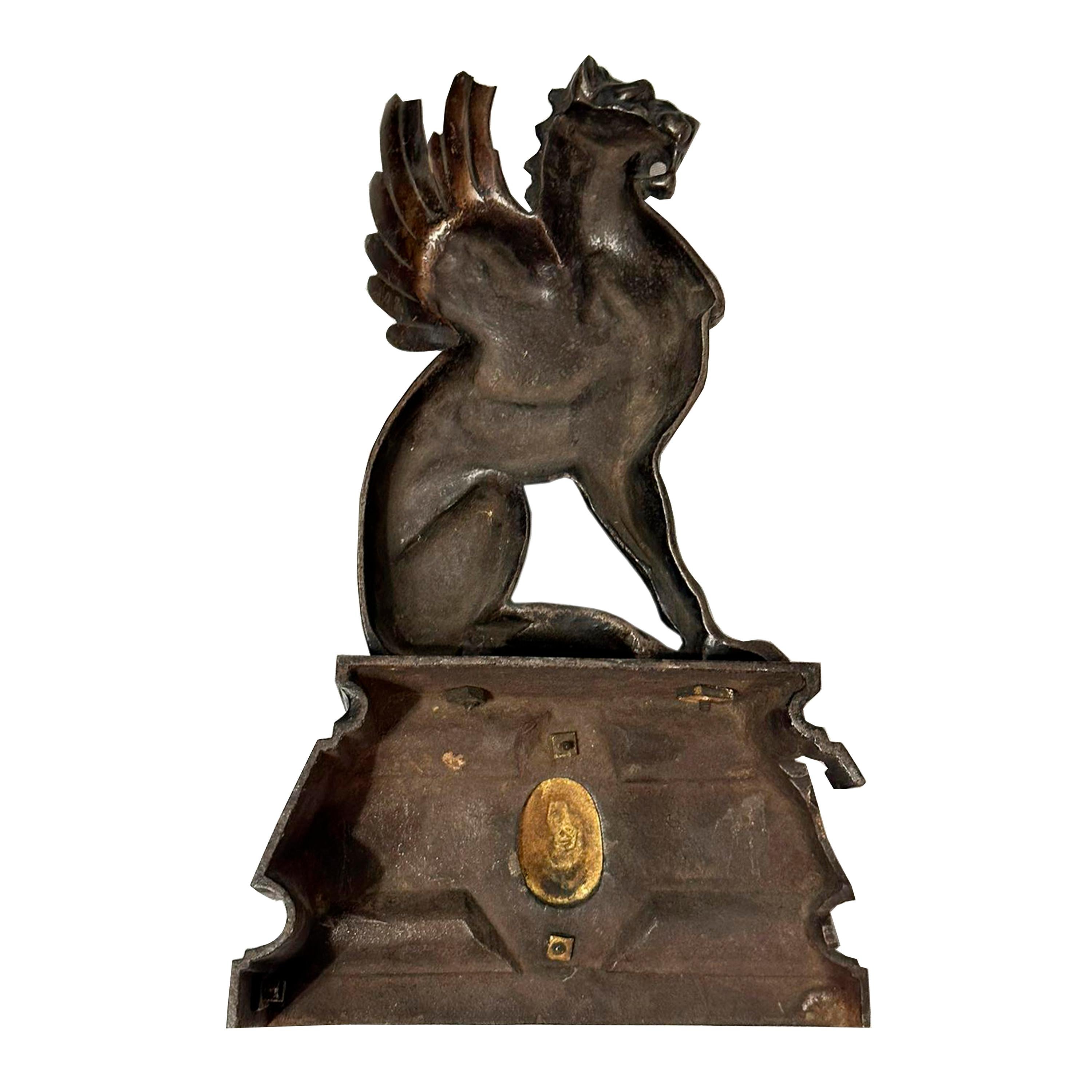 Frontale per caminetto in ghisa e bronzo del periodo Impero, Francia, XIX secolo. In condizioni buone in vendita a Madrid, ES