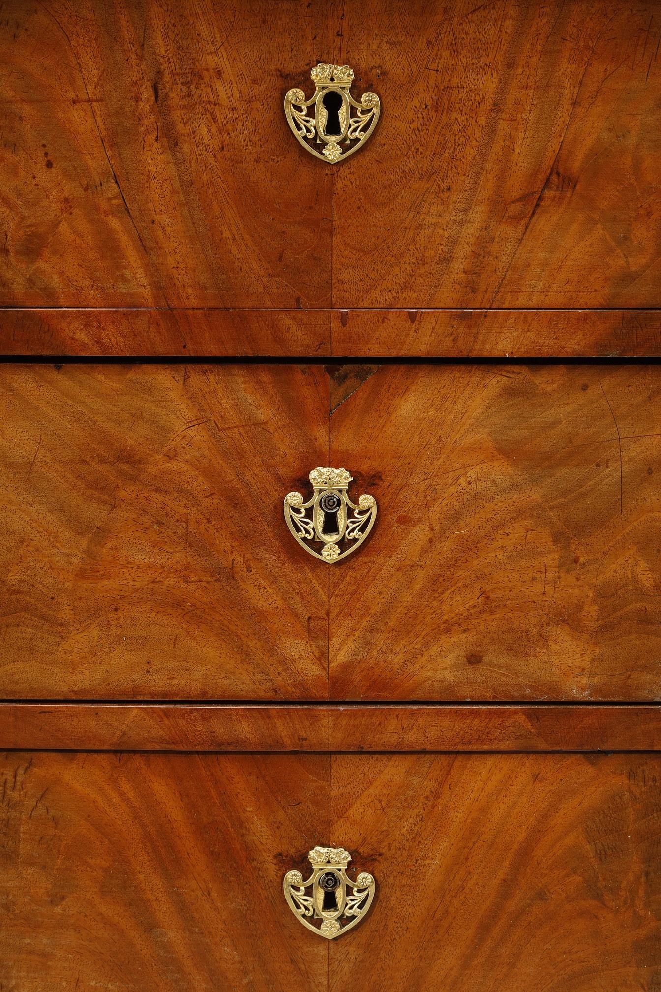 Empire Period Chest of Drawers in Flamed Mahogany Veneer 5