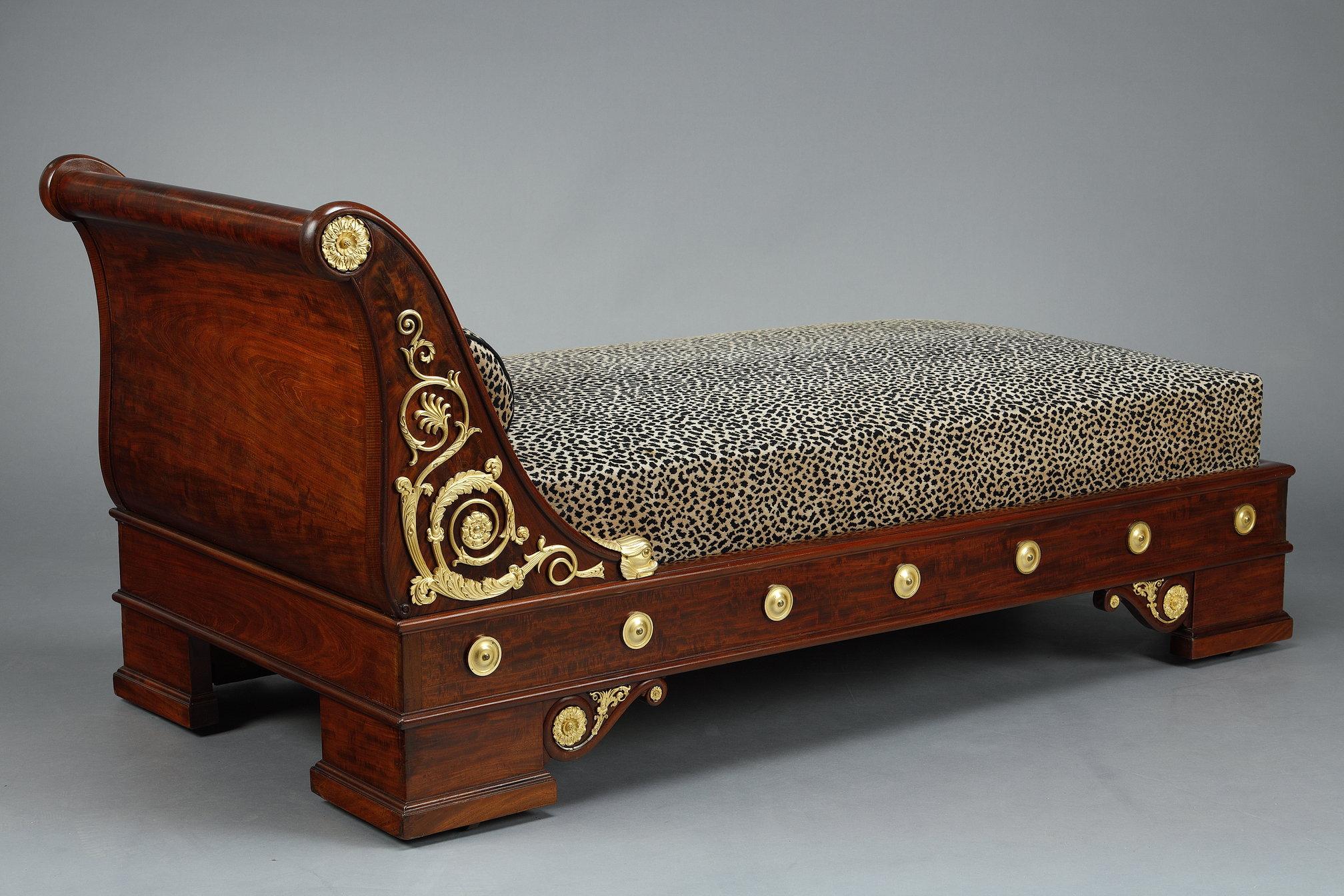 Empire period Day Bed, from the designs of Percier & Fontaine  In Good Condition For Sale In Paris, FR