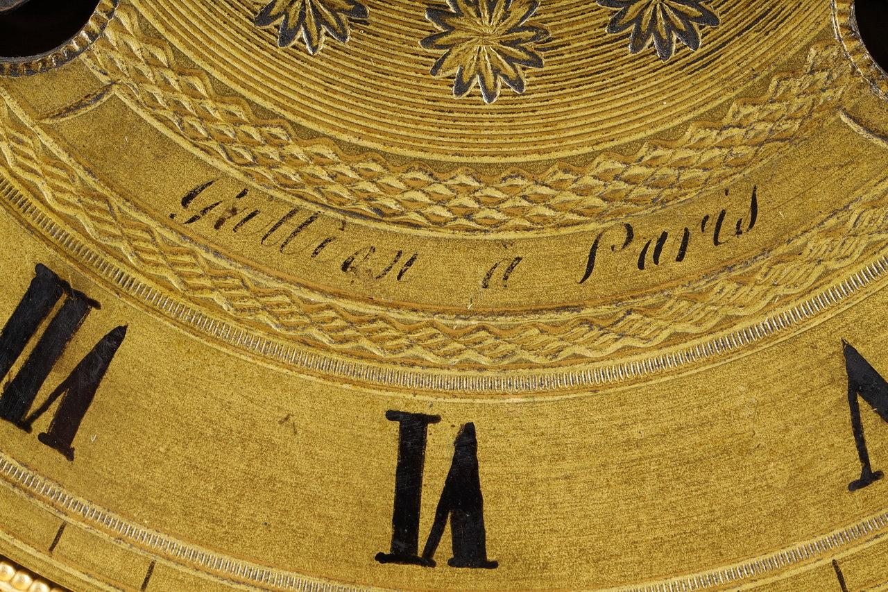 Horloge en forme de lyre en bronze doré d'époque Empire avec un buste de propriétaire en vente 3