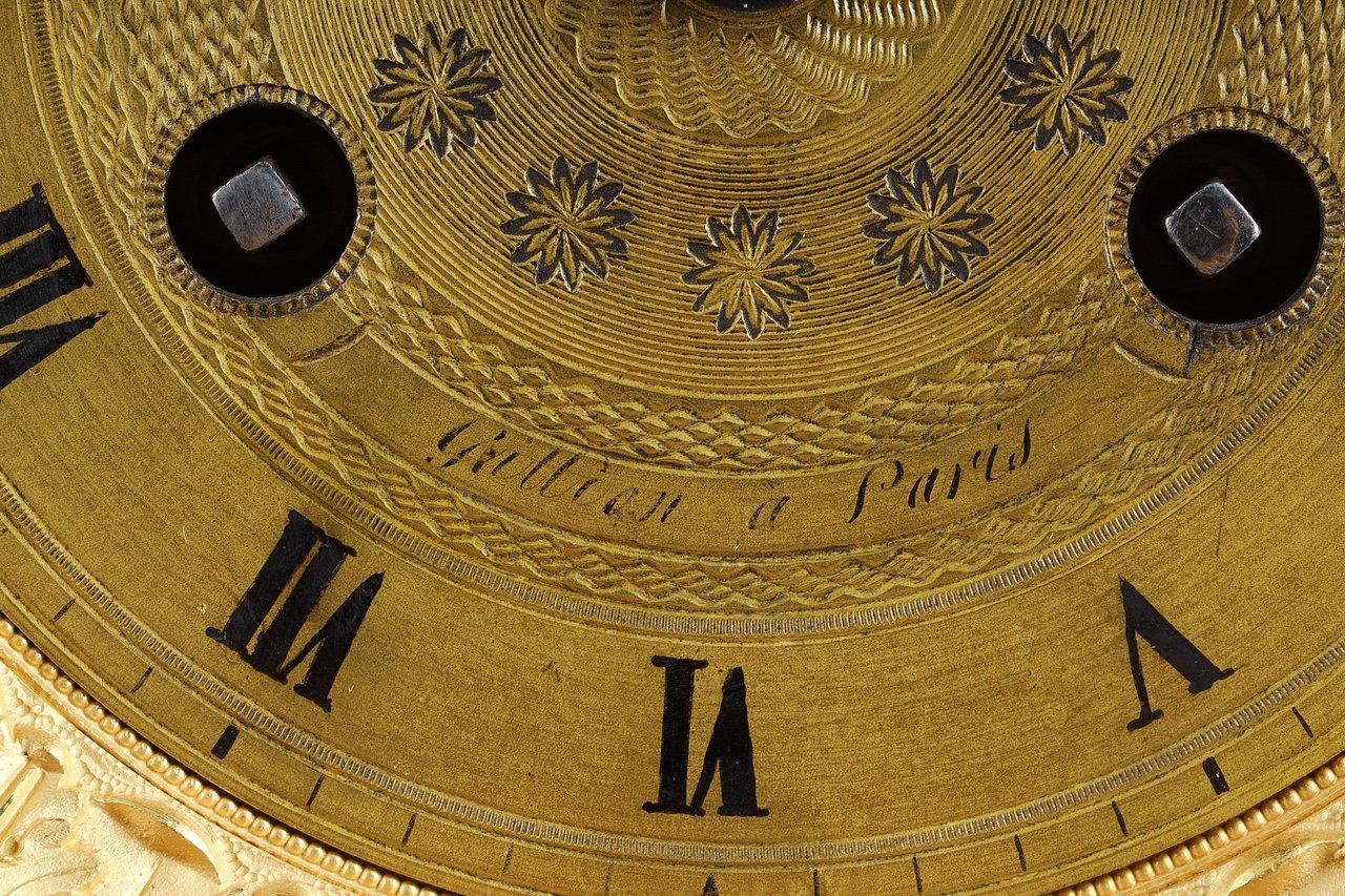 Horloge en forme de lyre en bronze doré d'époque Empire avec un buste de propriétaire en vente 10