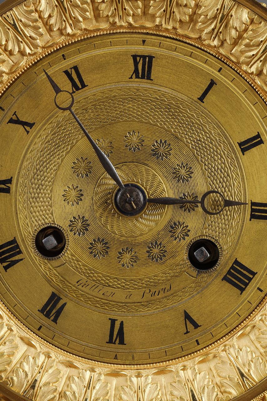 Horloge en forme de lyre en bronze doré d'époque Empire avec un buste de propriétaire en vente 1