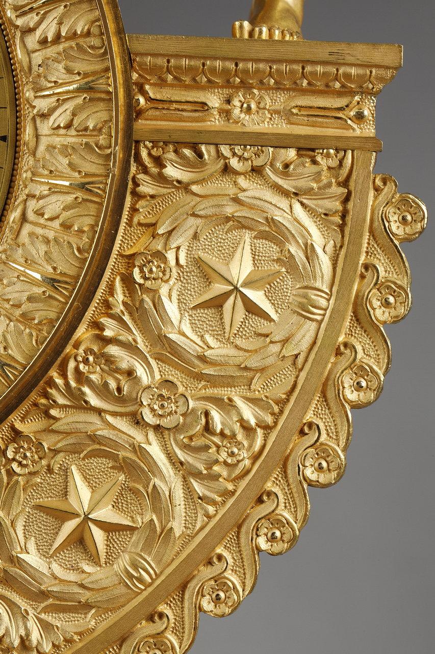 Horloge en forme de lyre en bronze doré d'époque Empire avec un buste de propriétaire en vente 2