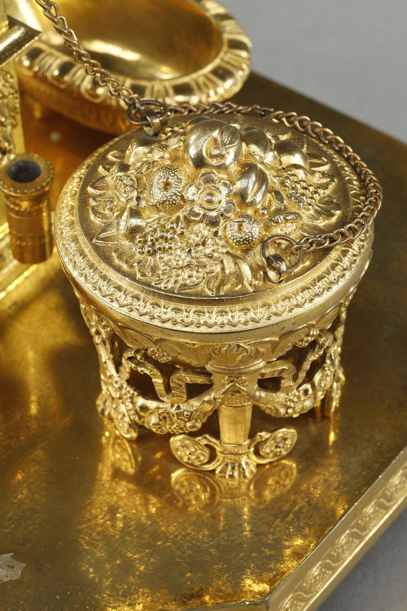 Obelisken-Tintenfass aus vergoldeter Bronze der Empirezeit im Angebot 9