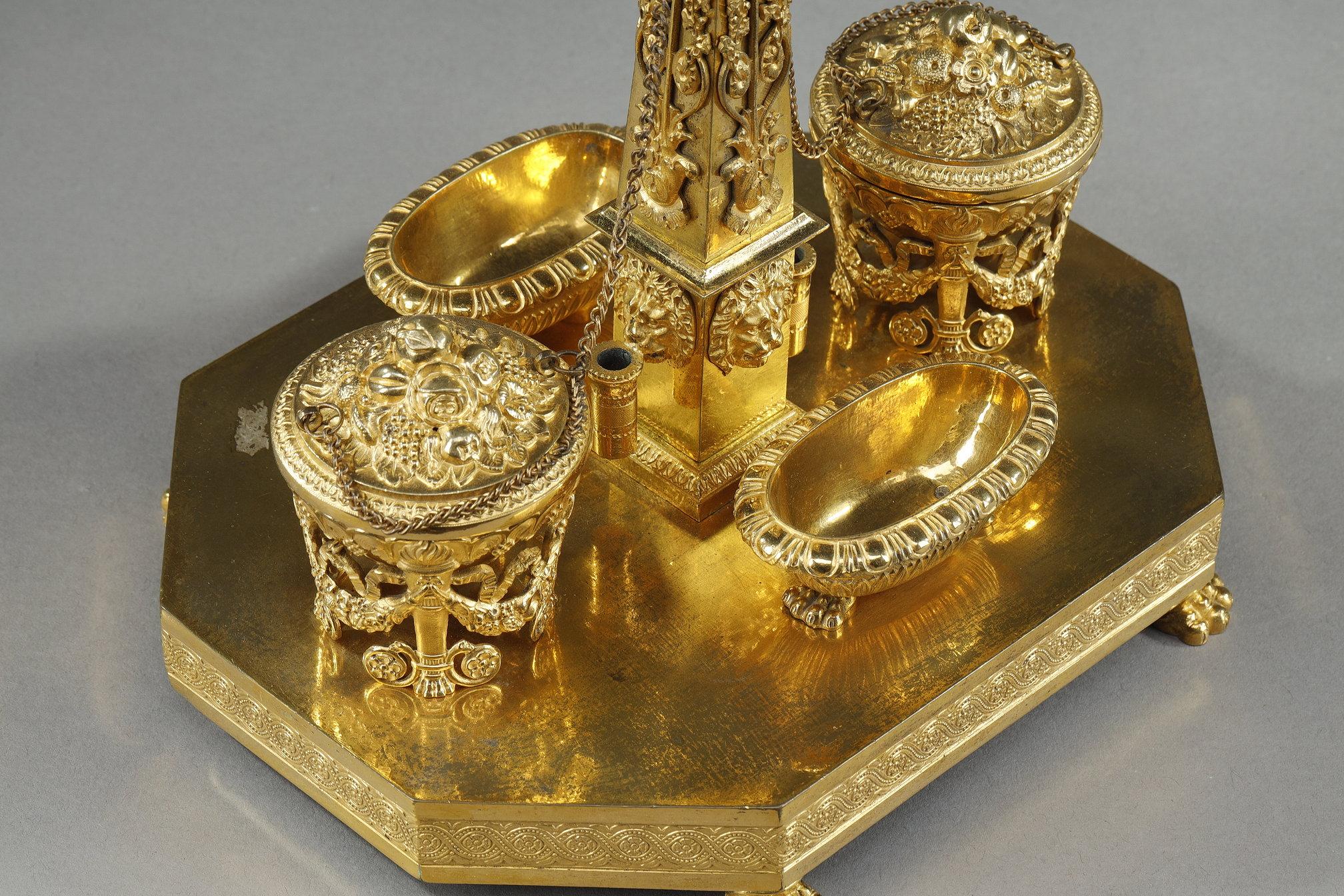 Obelisken-Tintenfass aus vergoldeter Bronze der Empirezeit im Angebot 10
