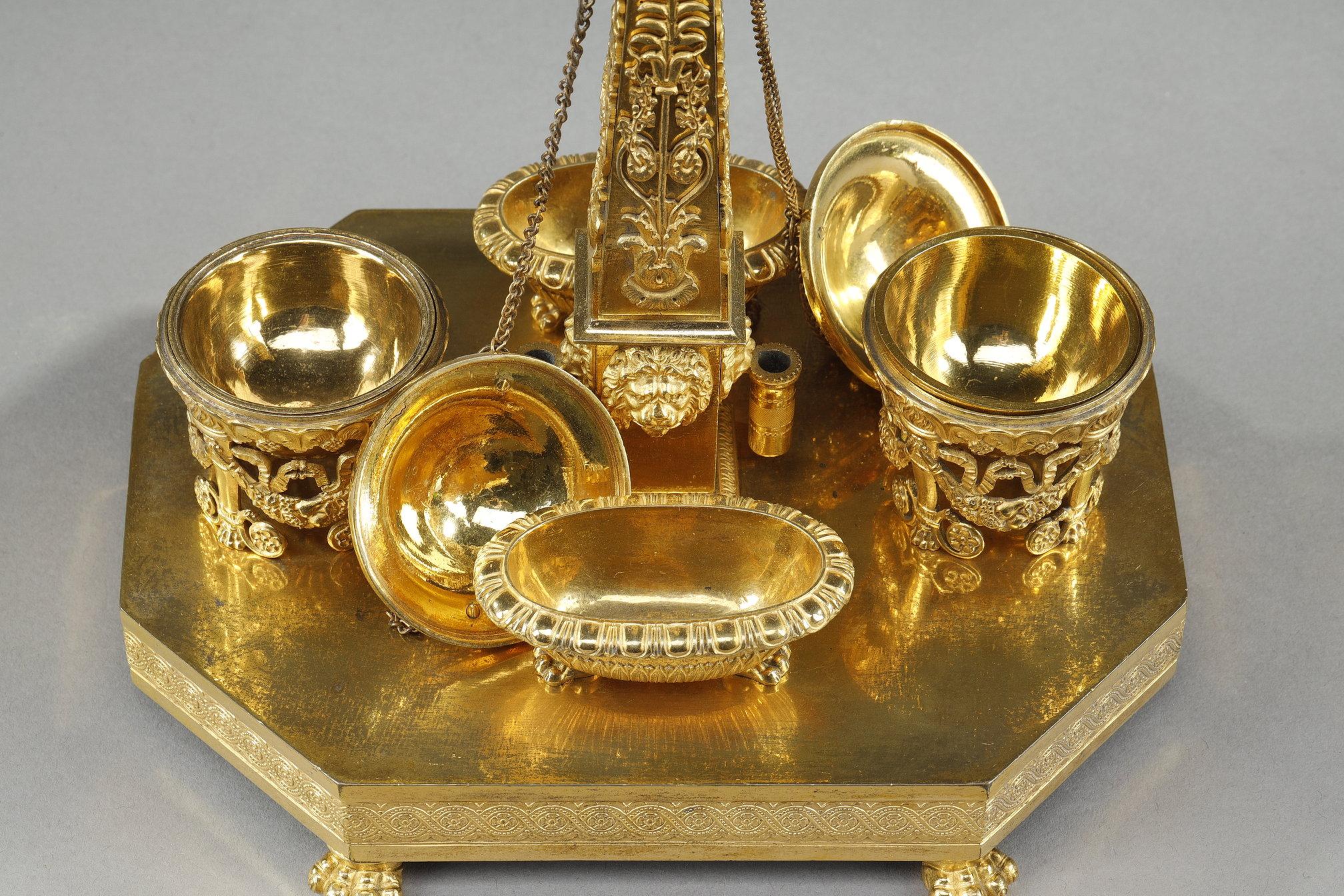 Obelisken-Tintenfass aus vergoldeter Bronze der Empirezeit im Angebot 12
