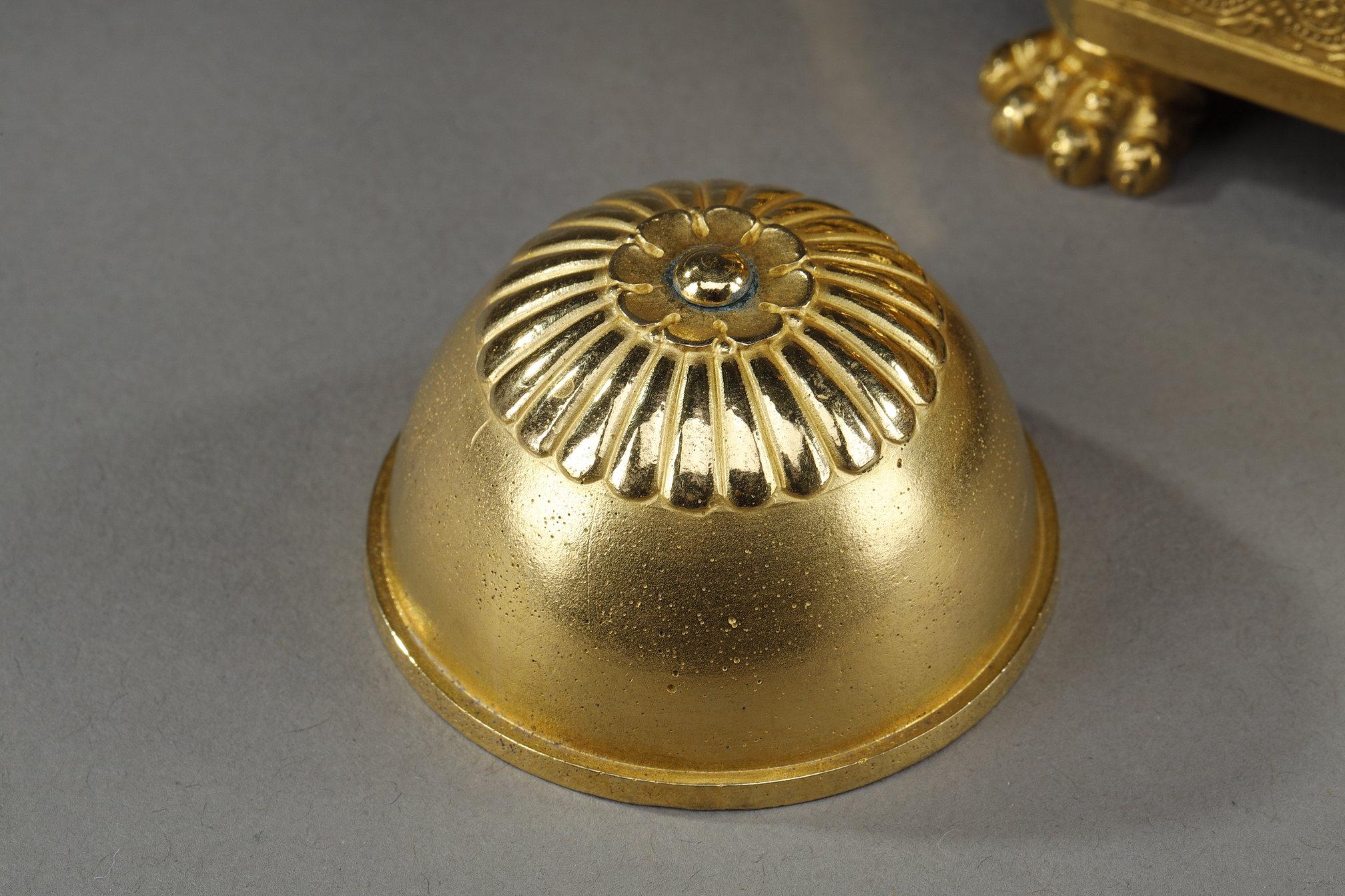 Obelisken-Tintenfass aus vergoldeter Bronze der Empirezeit im Angebot 14