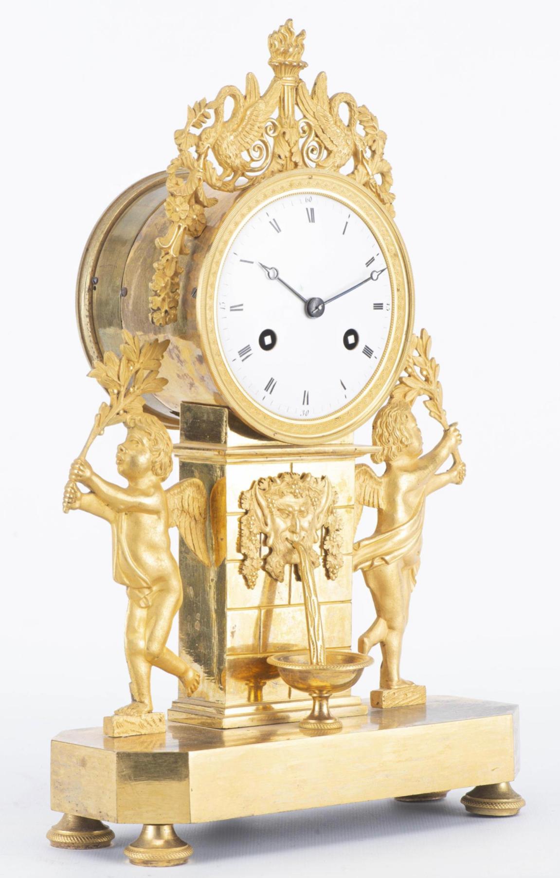 Horloge de cheminée d'époque Empire en bronze, France avant 1840 Bon état - En vente à Basel, BS