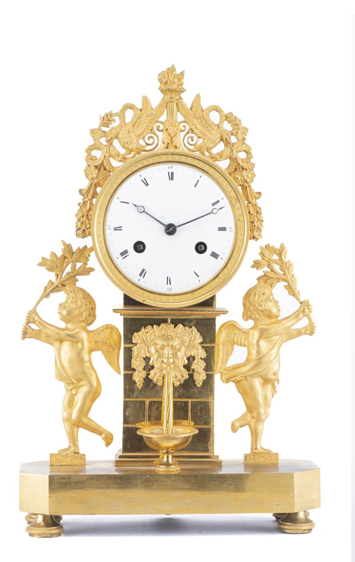 Horloge de cheminée d'époque Empire en bronze, France avant 1840 en vente 1