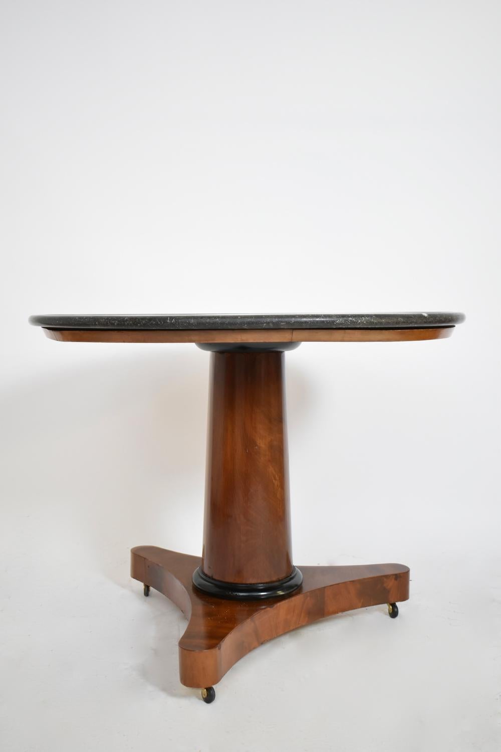 Empire A.I.C., The Pedestal C., 19e siècle. en vente