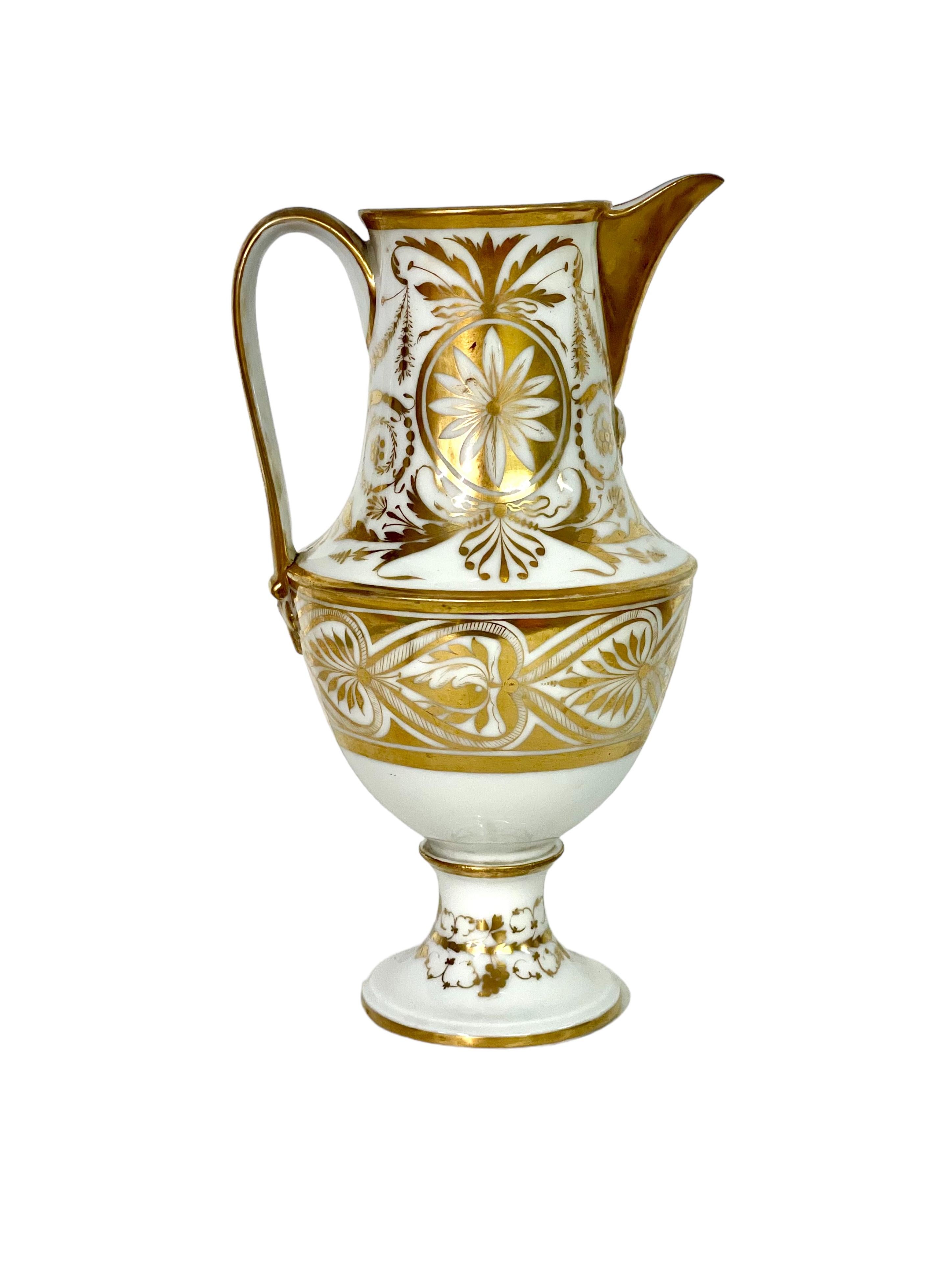 Porzellan de Paris-Wasserkrug aus der Empire-Periode mit vergoldeter Dekoration im Angebot 1