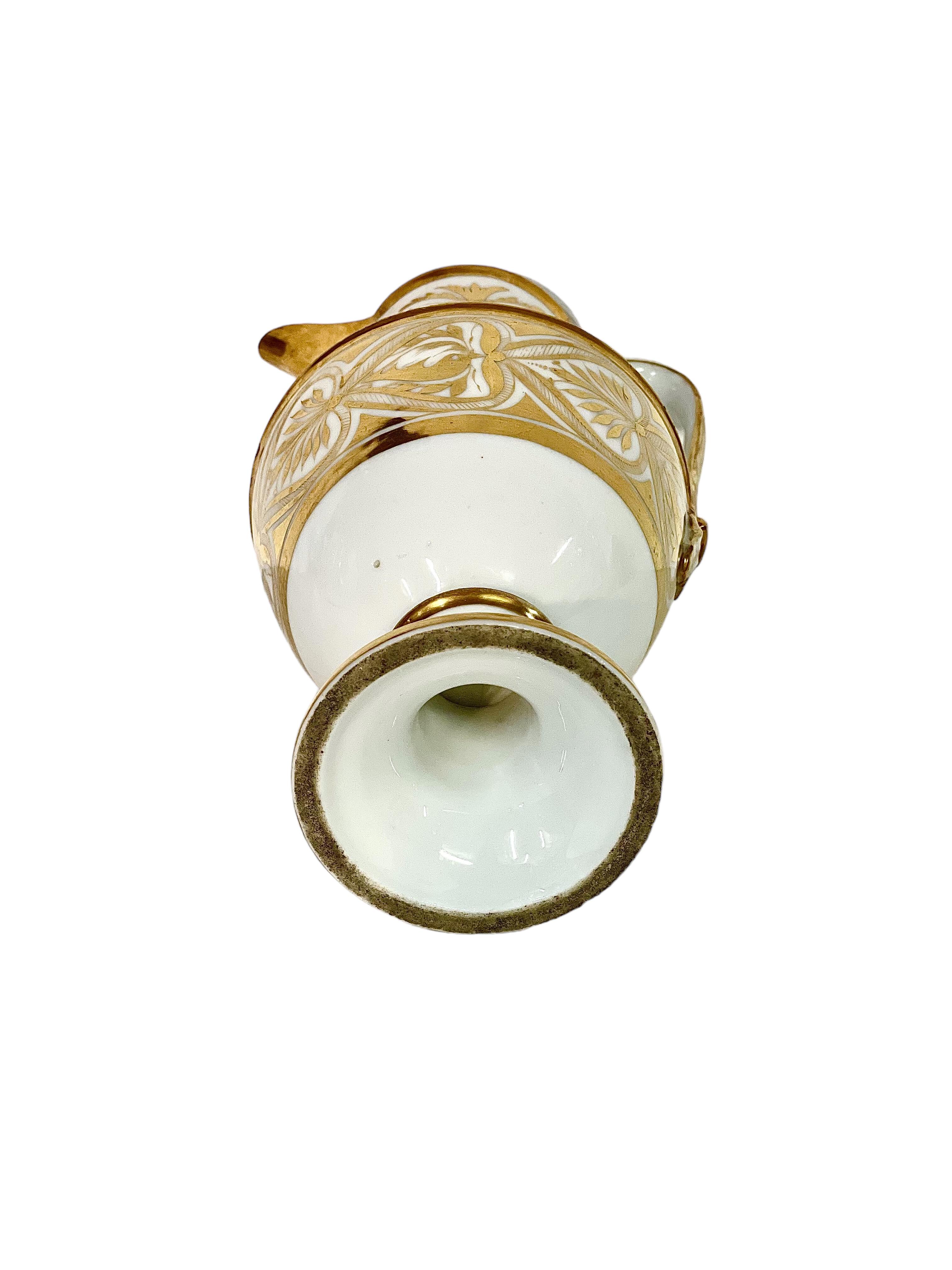Porzellan de Paris-Wasserkrug aus der Empire-Periode mit vergoldeter Dekoration im Angebot 3