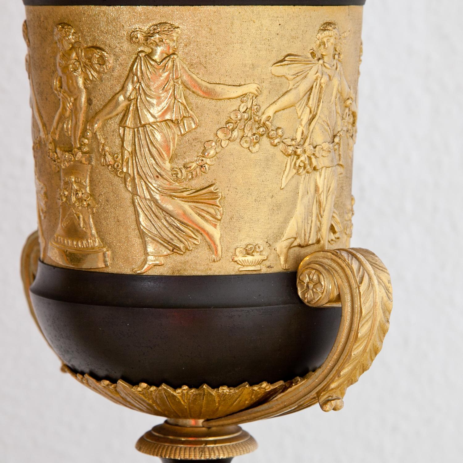 Gilt Pair of Empire Brûle-Parfum Urns, France, circa 1805 For Sale