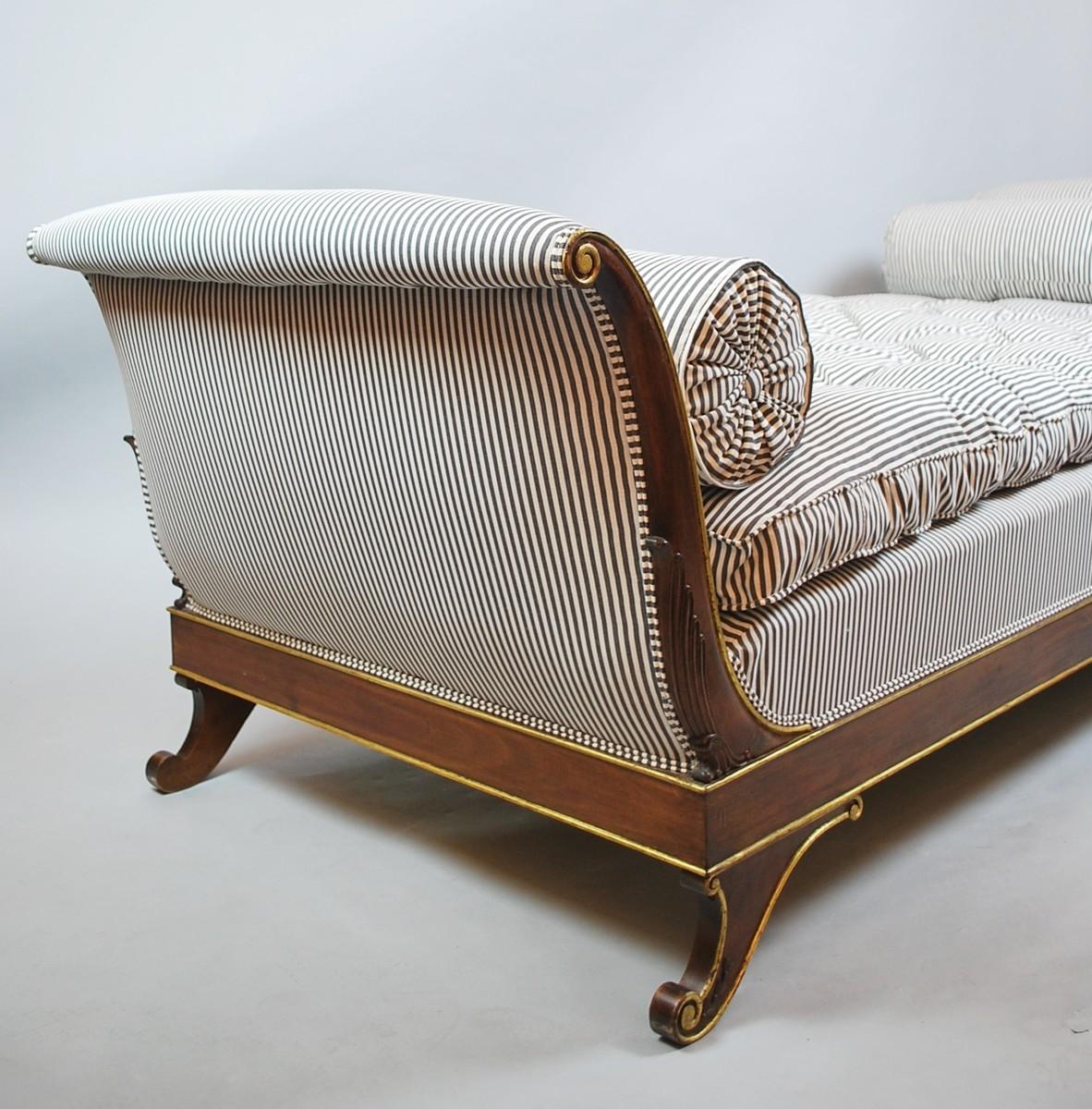 Empire Recamier in Gilded Wood In Good Condition In Brussels, BE