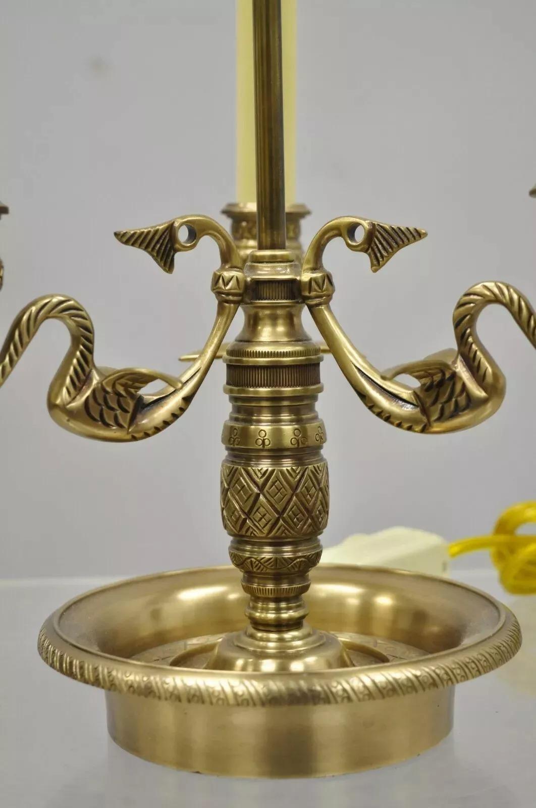 Lámpara de Sobremesa Bouillotte de Latón Estilo Imperio Regencia con Cisnes (B) en Bueno estado para la venta en Philadelphia, PA