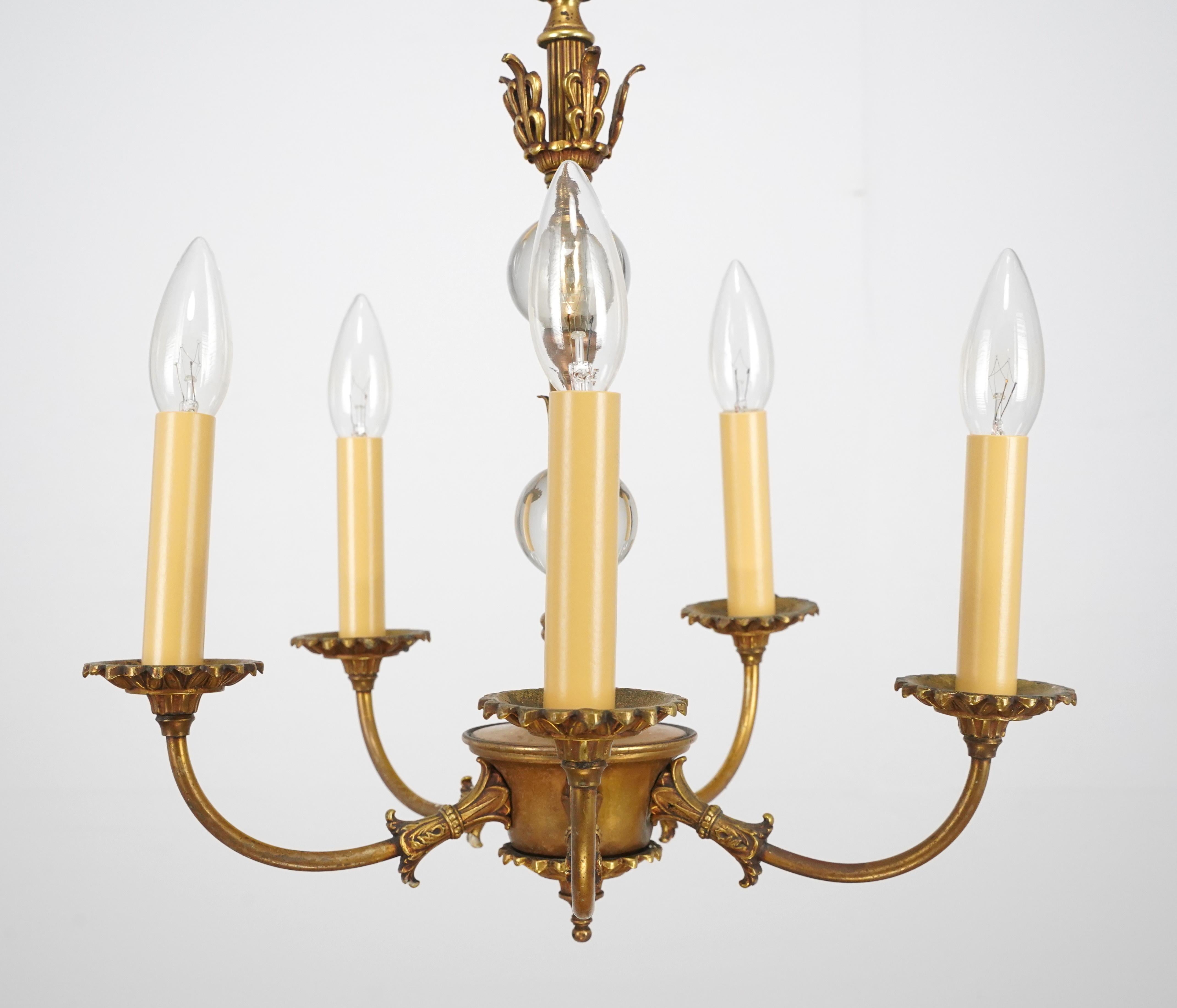 Néo-empire Empire Revival Bronze 5 Arm Chandelier en vente