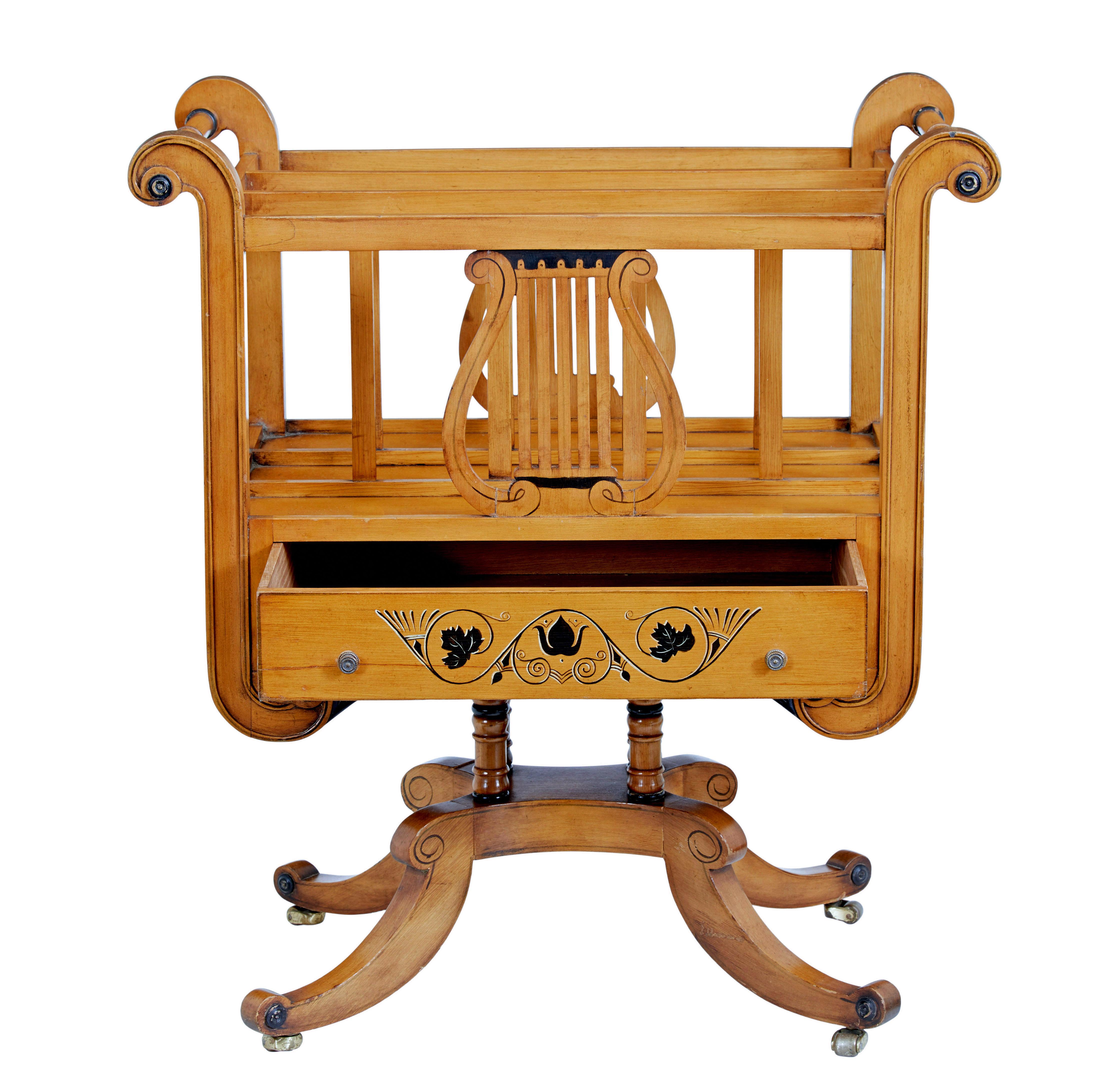 Stile impero Portariviste in legno satinato intarsiato in stile Empire revival in vendita