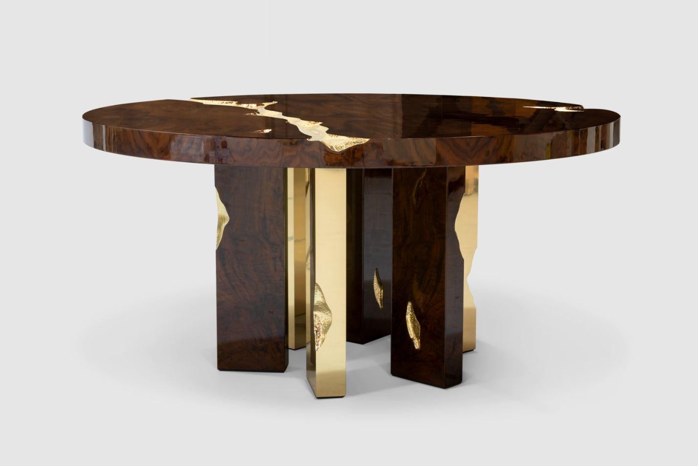 Portugais Table de salle à manger ronde Empire en bois et placage fait main - Boca do Lobo en vente