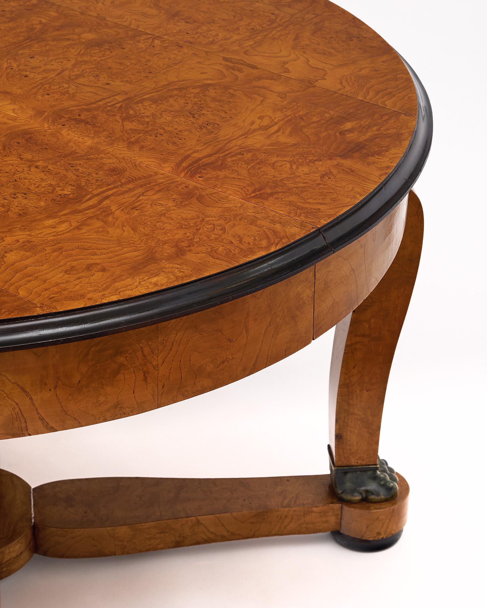Empire round  Table française Bon état - En vente à Austin, TX