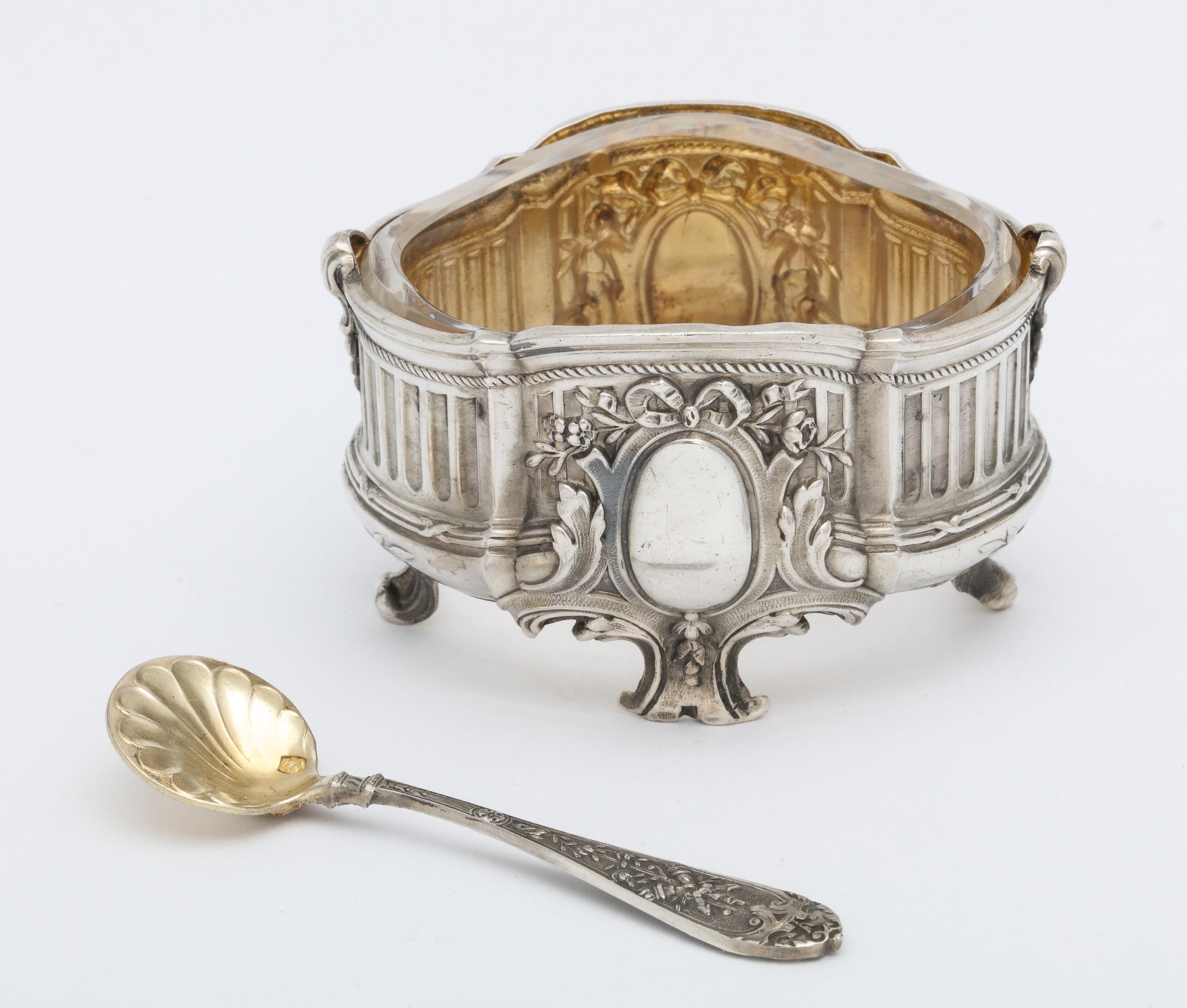Juego imperio de cuatro saleros abiertos con pie '.950' de plata de ley francesa-Venner en venta 2