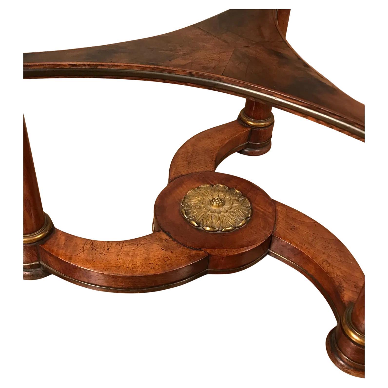 Placage Table d'appoint Empire, France 1810-15, acajou en vente