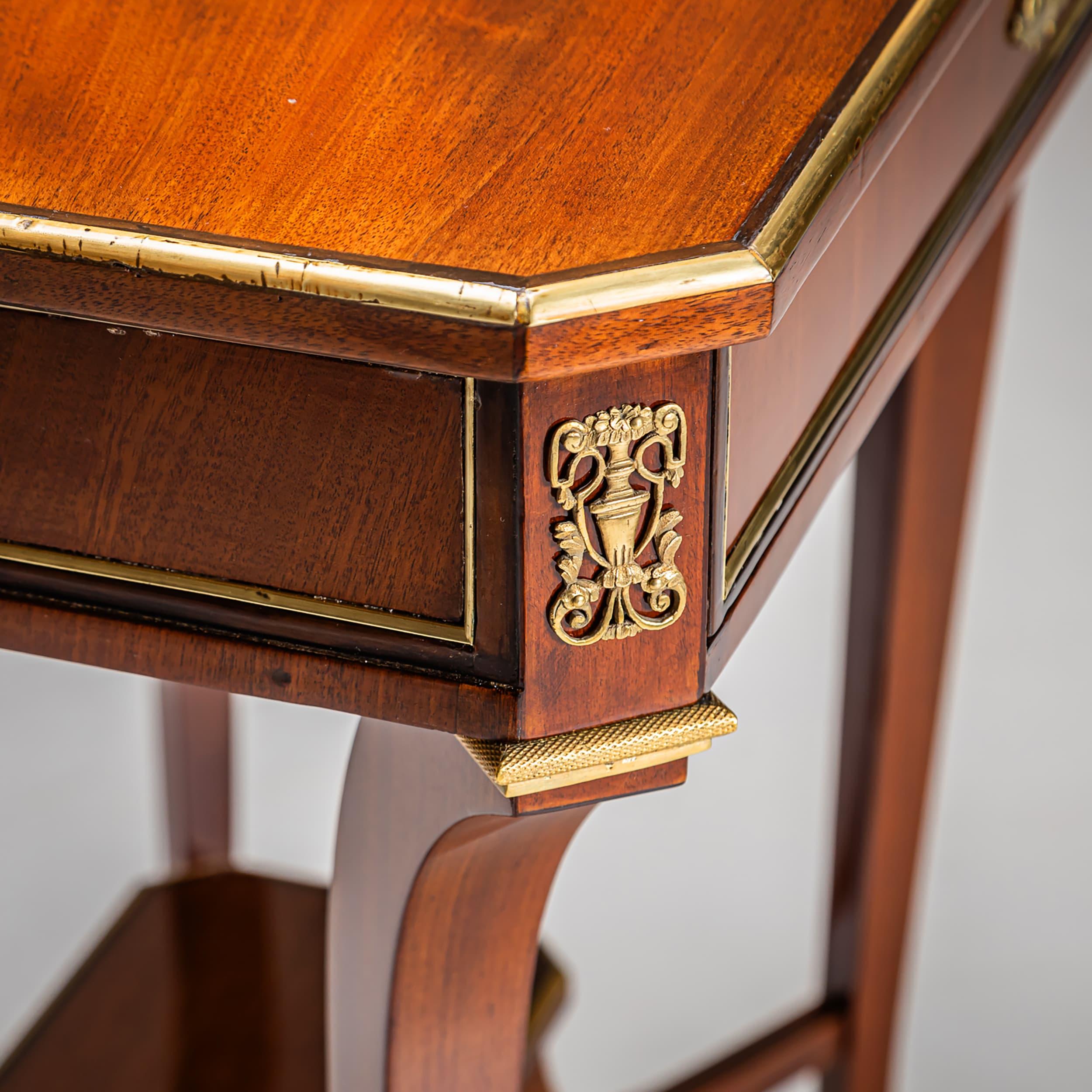 Laiton Table d'appoint Empire, Vienne, vers 1810 en vente